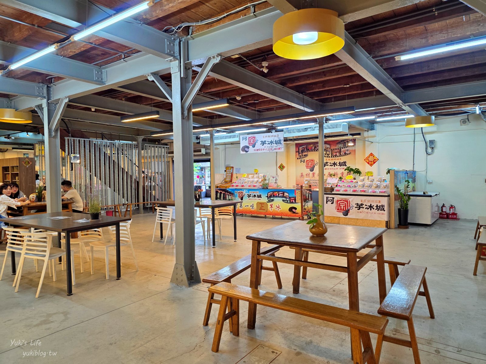 20250509172643_0_777f78 【宜蘭室內景點】宜蘭酒廠(甲子蘭酒文物館)巨大酒瓶在這裡！現拉台灣啤酒最青！
