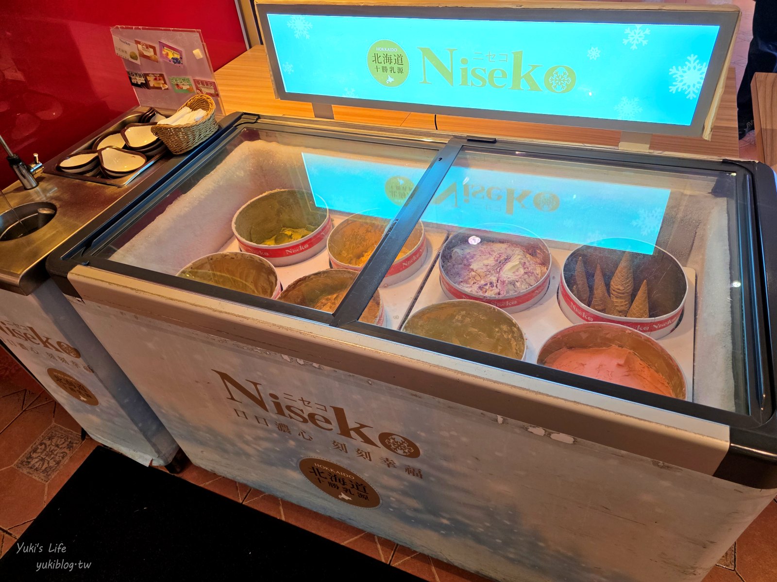 20250610170226_0_0f33b7 台中清新溫泉飯店┃吃到飽餐廳.房型.設施介紹：早餐、晚餐、茶午餐、星巴克咖啡