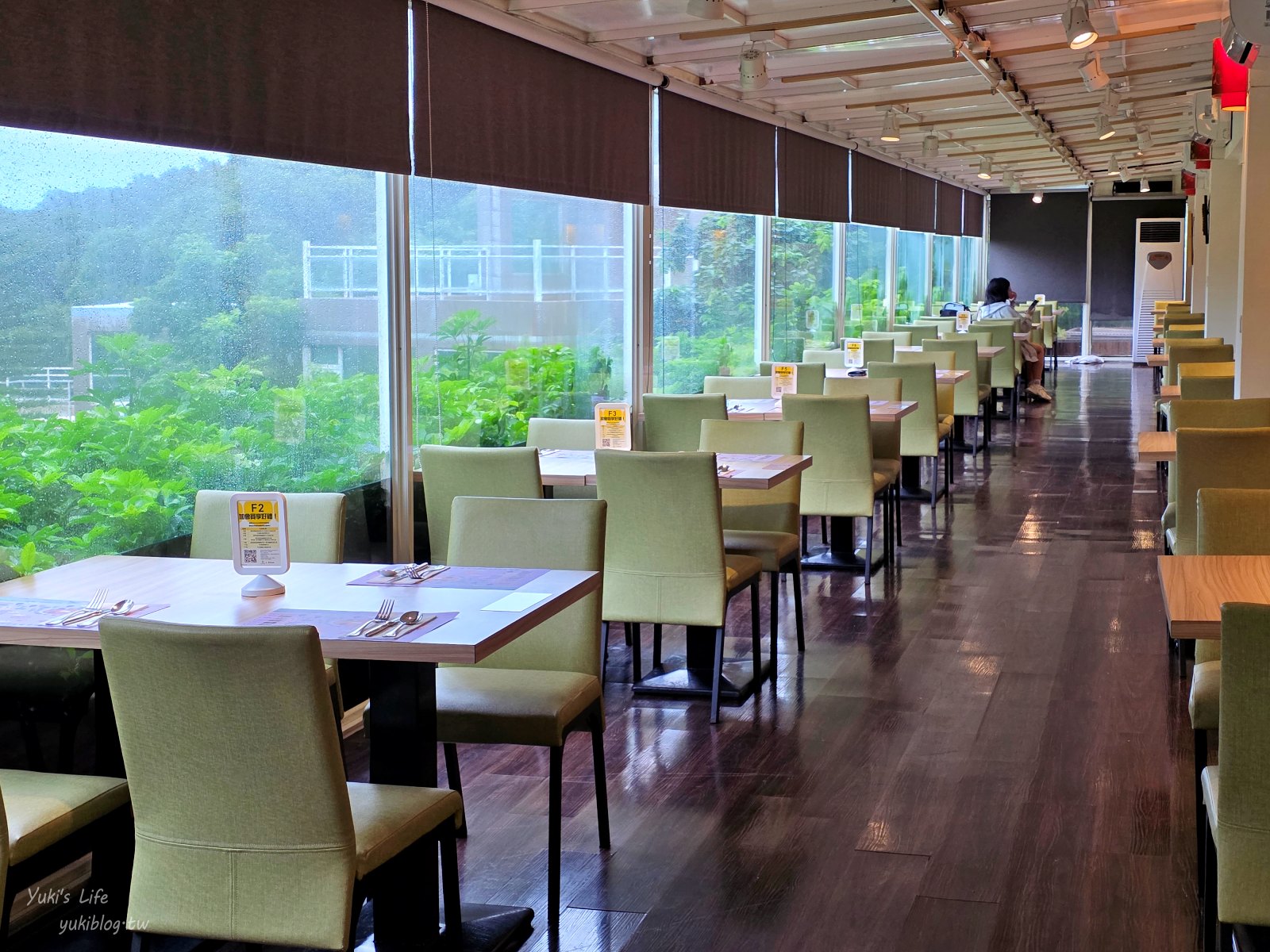 20250610170244_0_49c93d 台中清新溫泉飯店┃吃到飽餐廳.房型.設施介紹：早餐、晚餐、茶午餐、星巴克咖啡