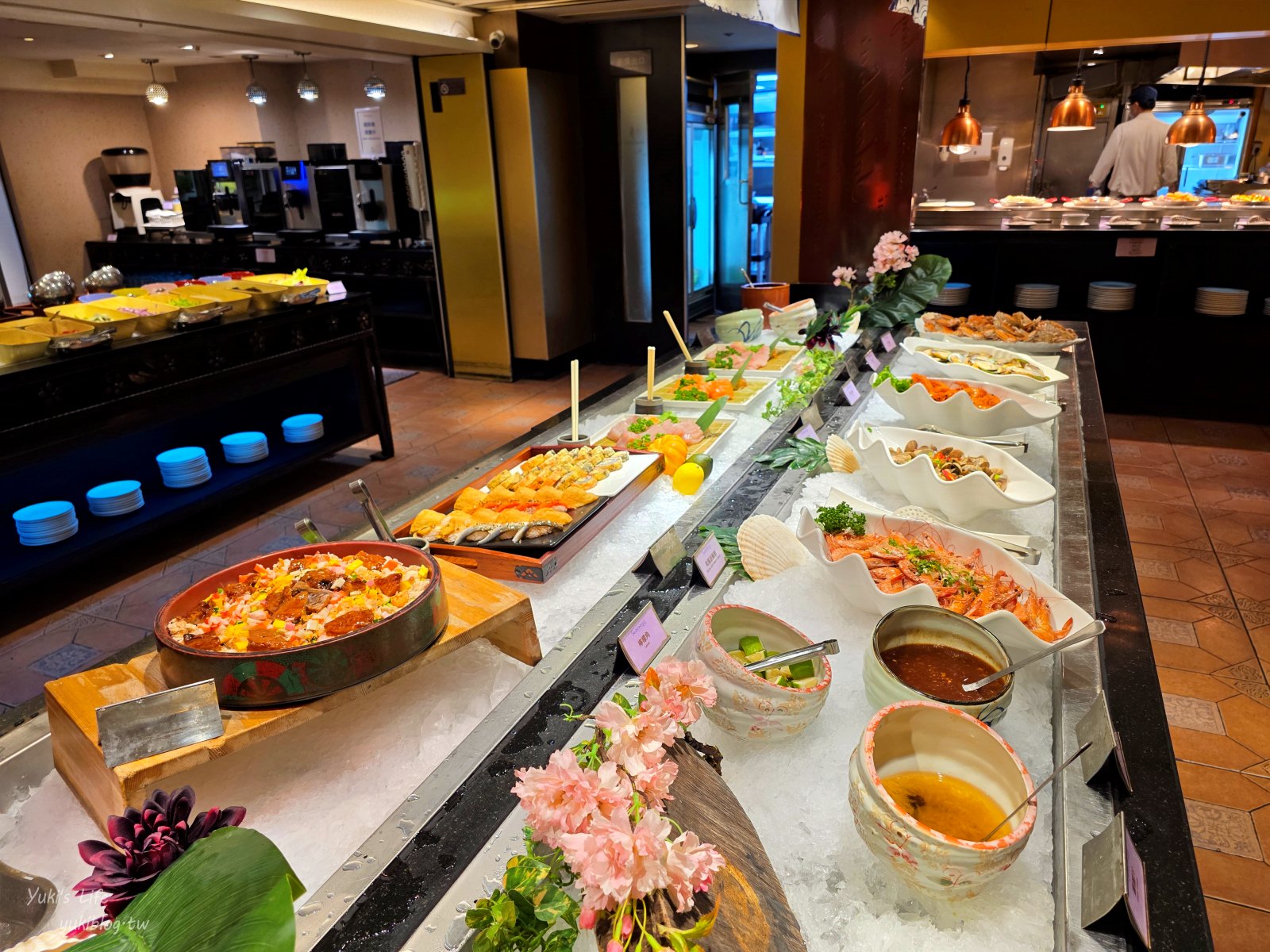 20250610170308_0_3d321d 台中清新溫泉飯店┃吃到飽餐廳.房型.設施介紹：早餐、晚餐、茶午餐、星巴克咖啡