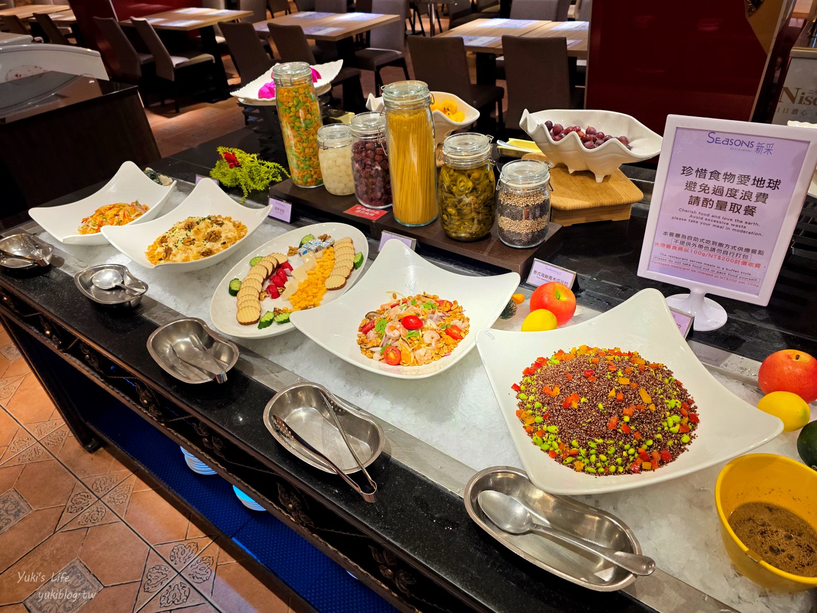 20250610170314_0_66a3b5 台中清新溫泉飯店┃吃到飽餐廳.房型.設施介紹：早餐、晚餐、茶午餐、星巴克咖啡