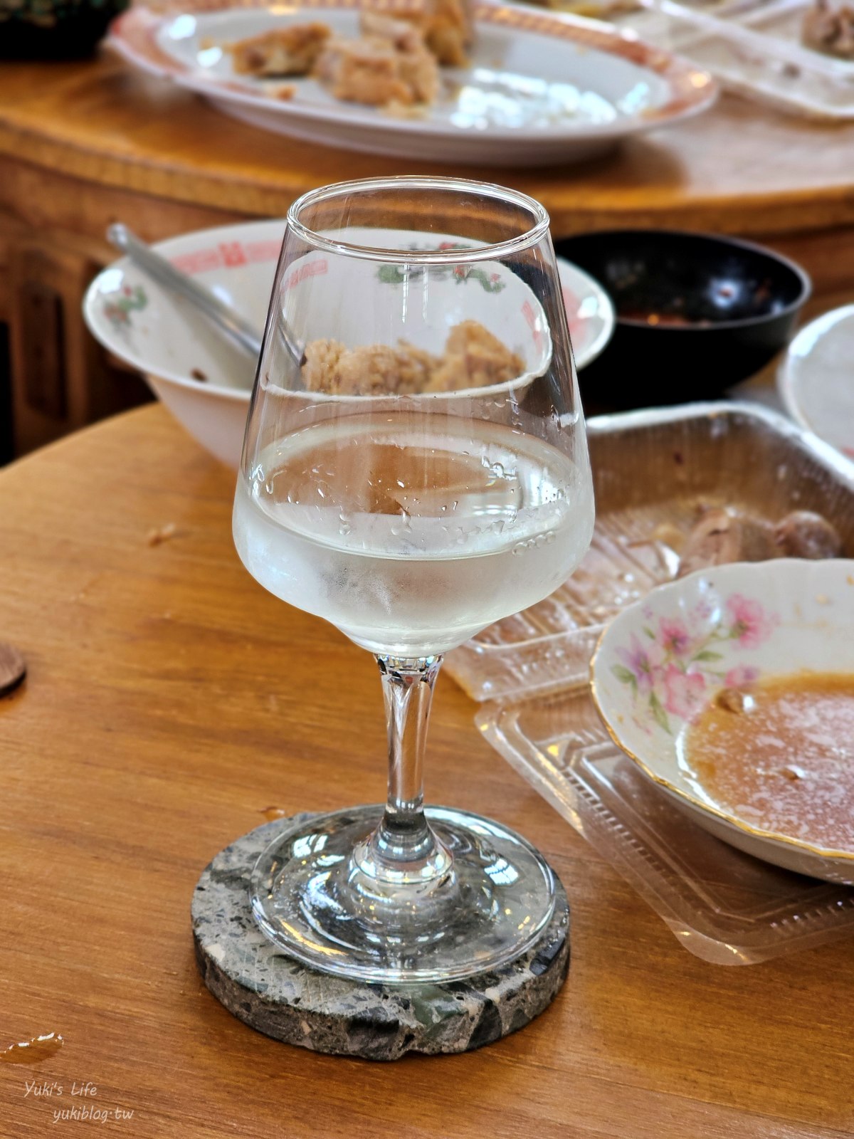 20250703172959_0_3e7663 揪起來啦！萬華世界下午酒場，新富町文化市場裡的神祕店，菜市場美食自己帶進來，早上10點就能開喝！