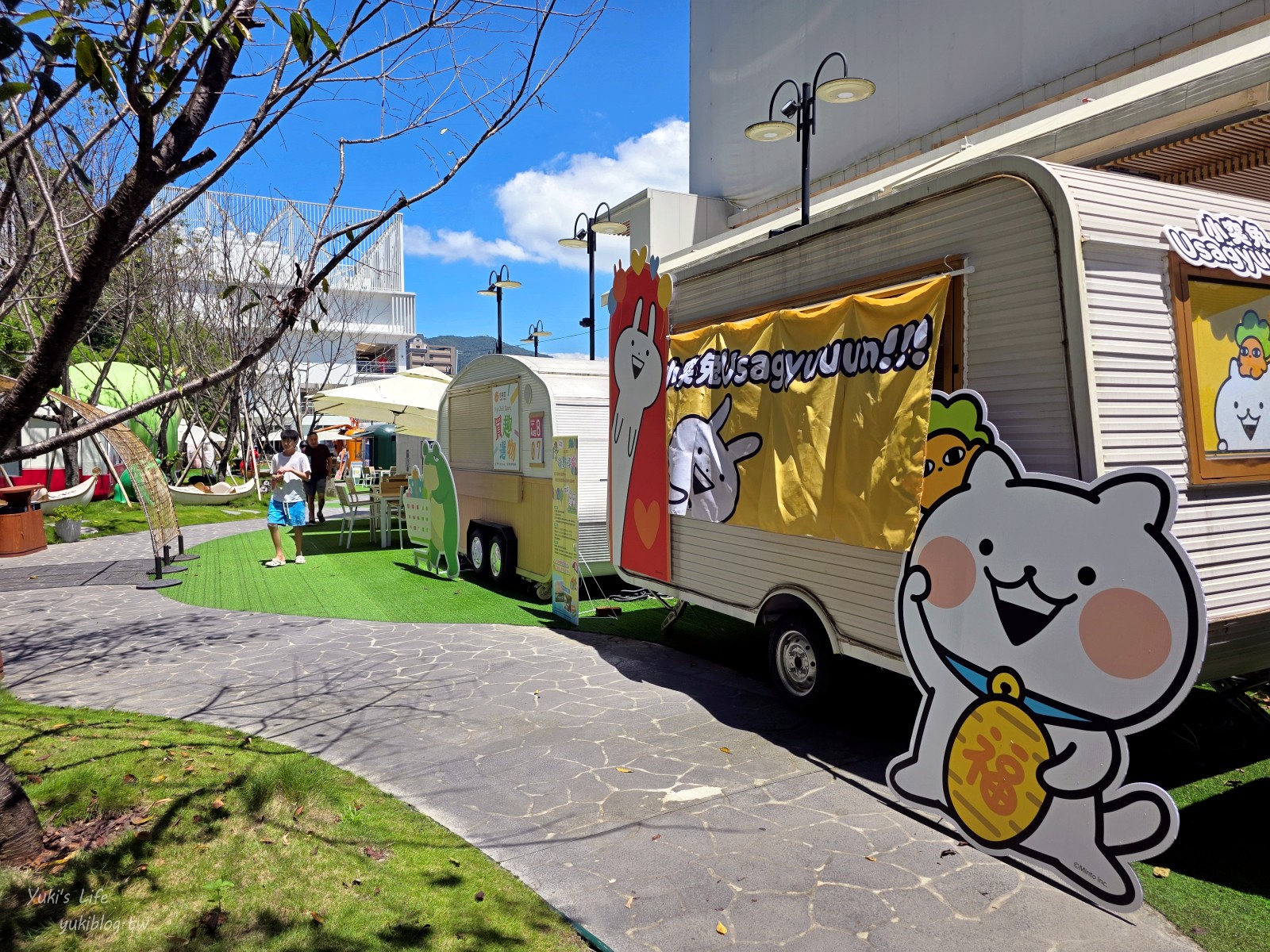 20250822174929_0_f26f8e 埔里新地標！日月町商場：純白建築超好拍，還有餐車市集可以逛！