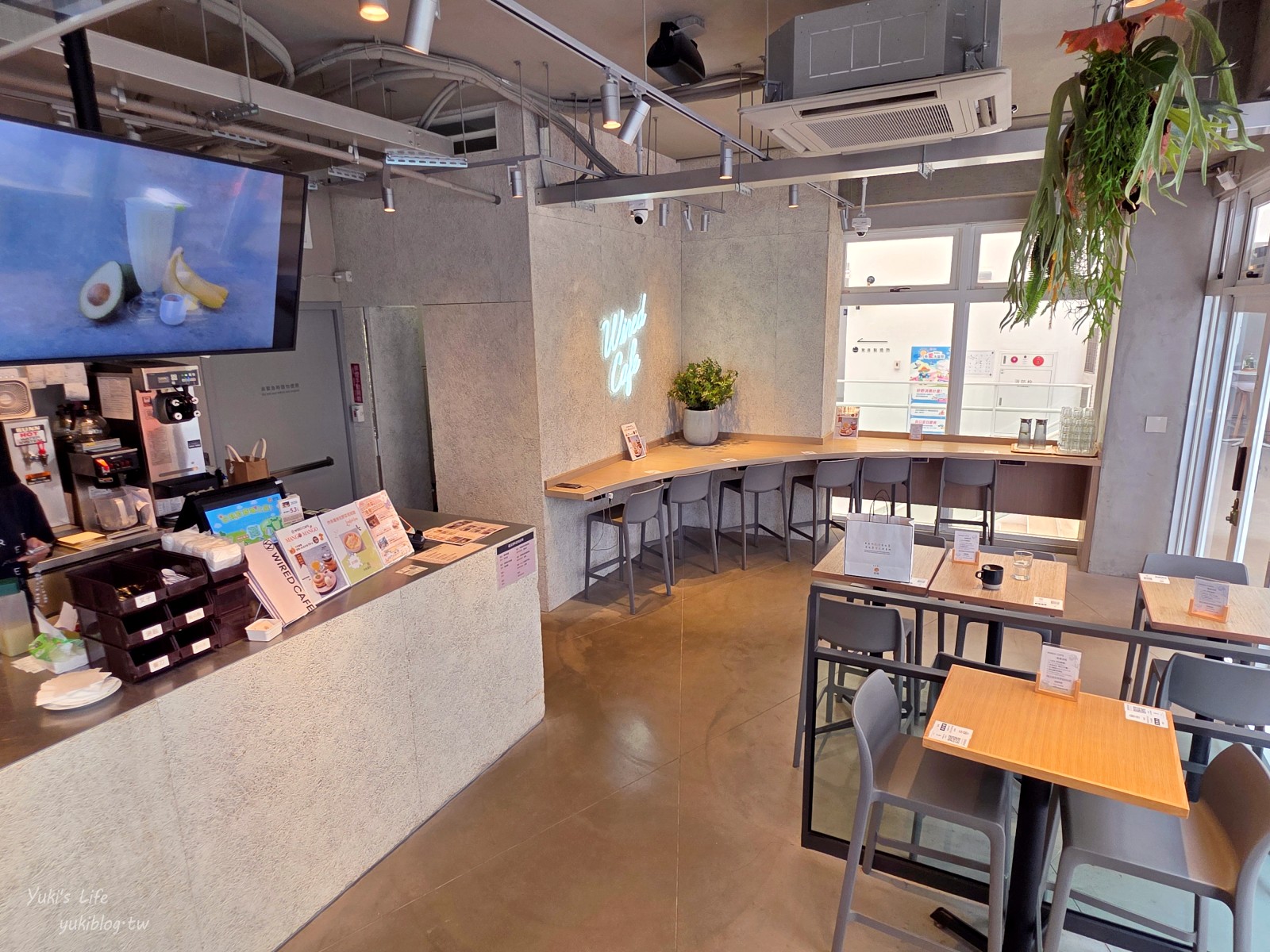 20250822174949_0_0d22a4 埔里新地標！日月町商場：純白建築超好拍，還有餐車市集可以逛！