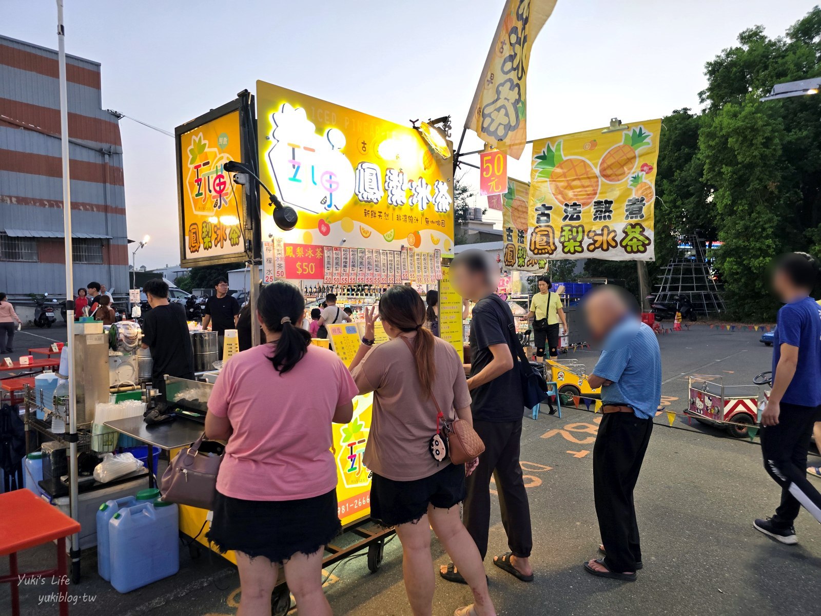 20250825163330_0_f13072 南投草屯夜市：草鞋墩人文觀光夜市，來去吃美食逛街啦！