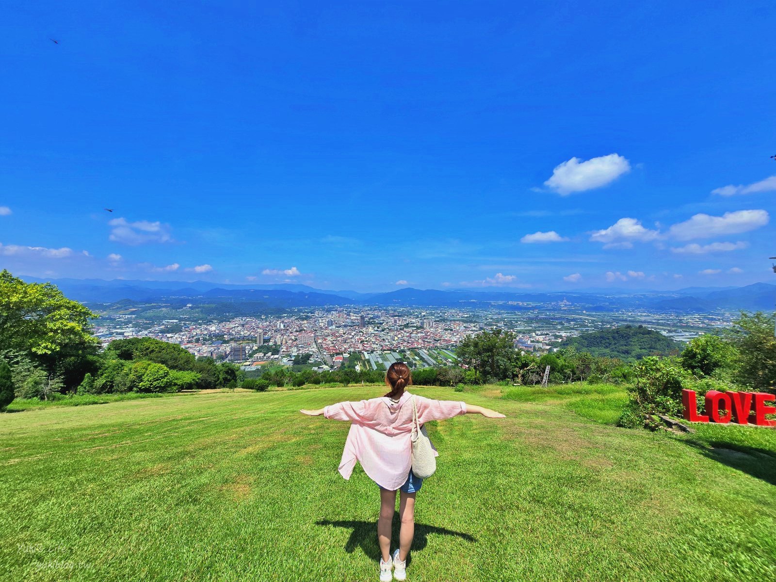 20250910162012_0_c88ebd 開箱埔里療癒系景觀餐廳:虎嘯山嵐,大草原拍出仙氣美照,還能體驗飛行傘!