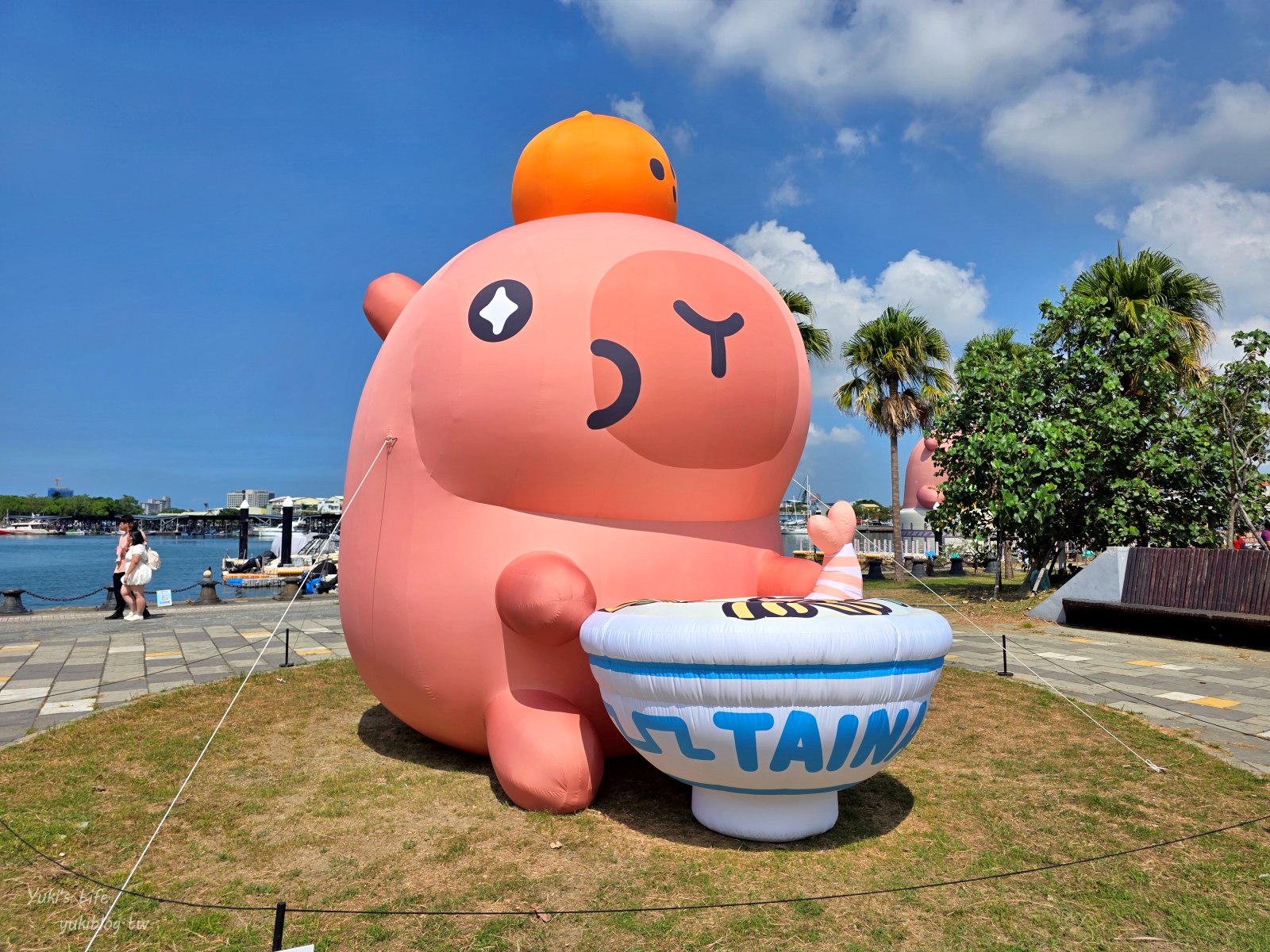 20250915160213_0_9fd502 巨大水豚來台南！卡比胖拉出沒，9/13-10/19在安平漁人碼頭