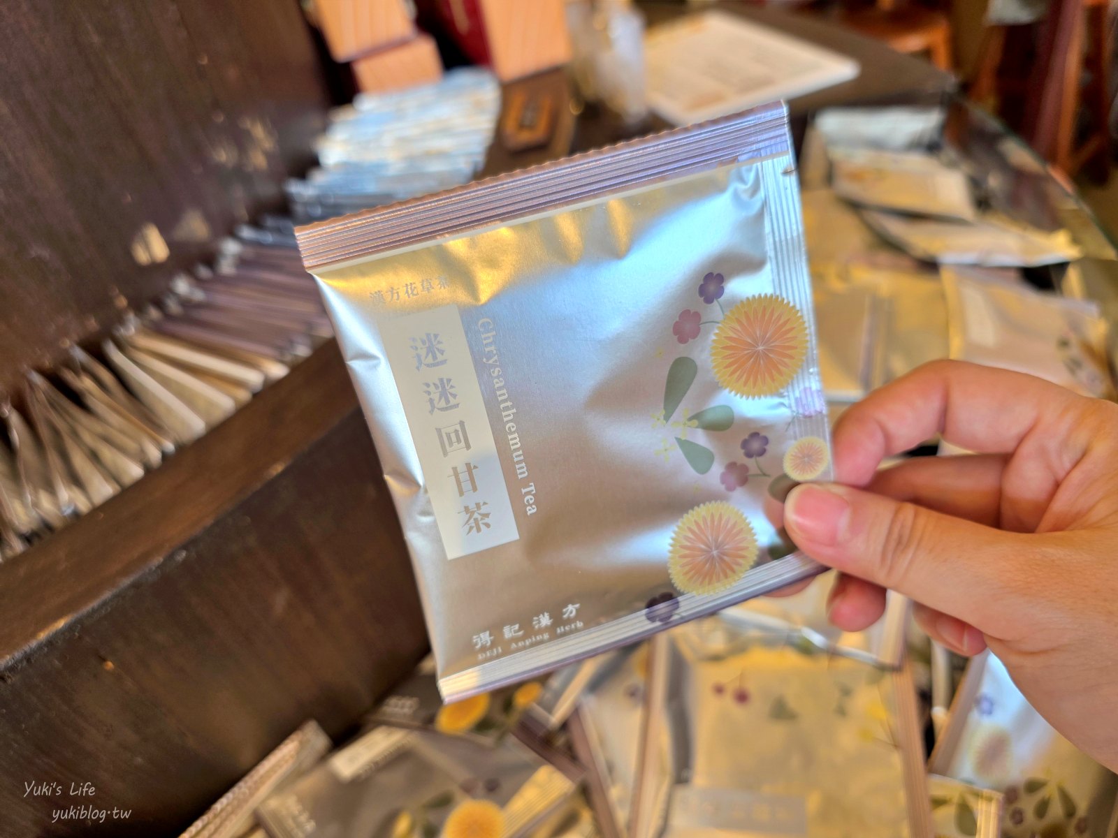 20251016222247_0_298c7d 【台南安平約會/親子必玩】安平出張所:免費逛日式老宅,超萌水豚君互動!DIY生日鹽御守禮物