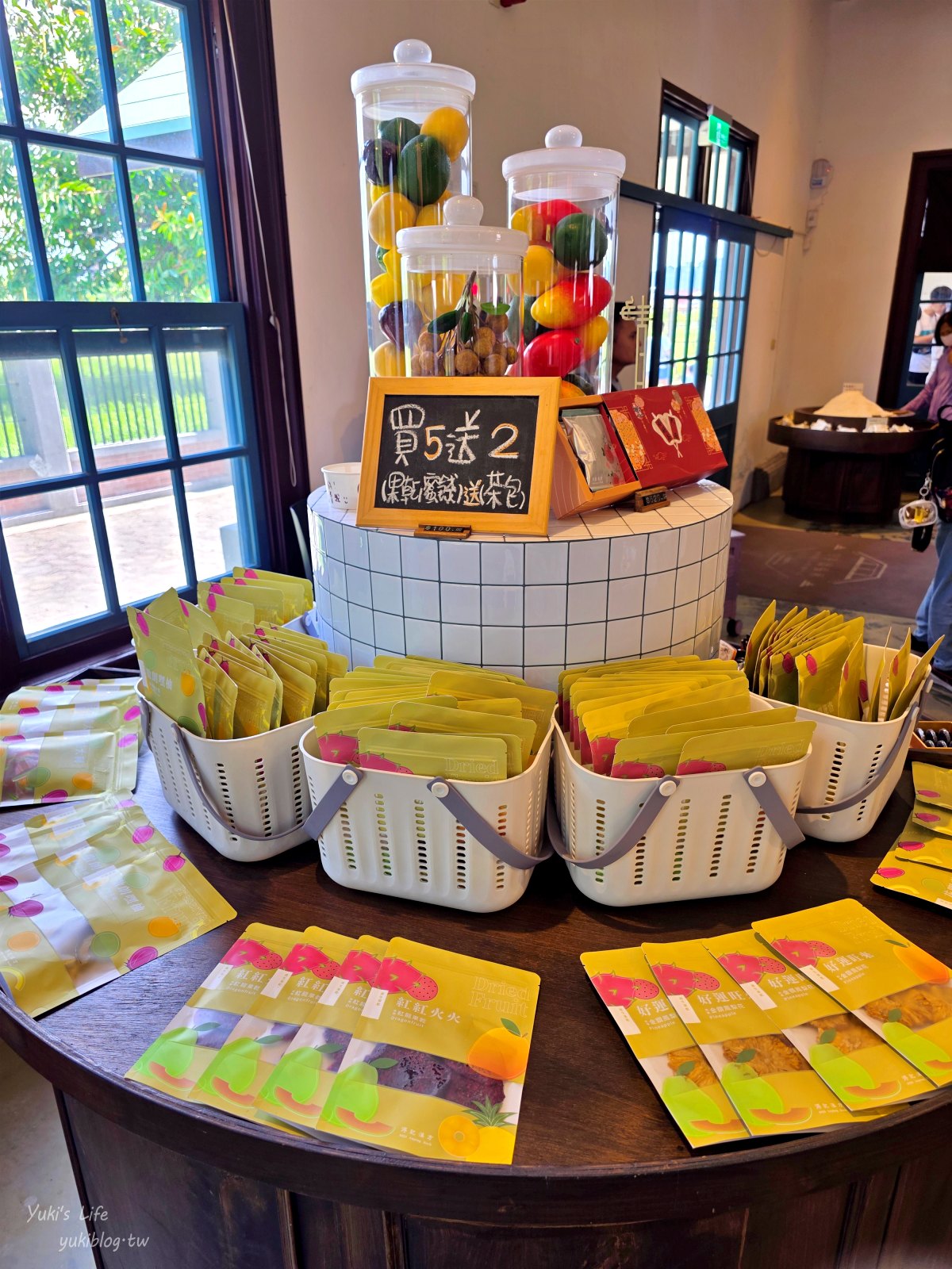 20251016222255_0_f27d5a 【台南安平約會/親子必玩】安平出張所:免費逛日式老宅,超萌水豚君互動!DIY生日鹽御守禮物