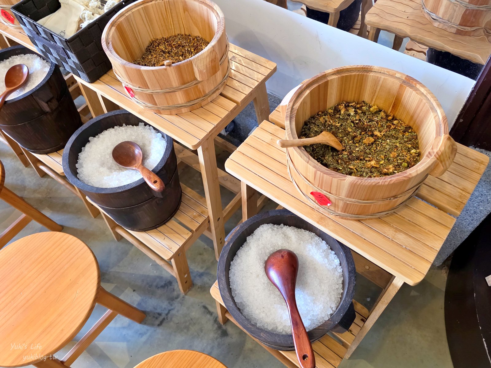 20251016222326_0_190a9e 【台南安平約會/親子必玩】安平出張所:免費逛日式老宅,超萌水豚君互動!DIY生日鹽御守禮物