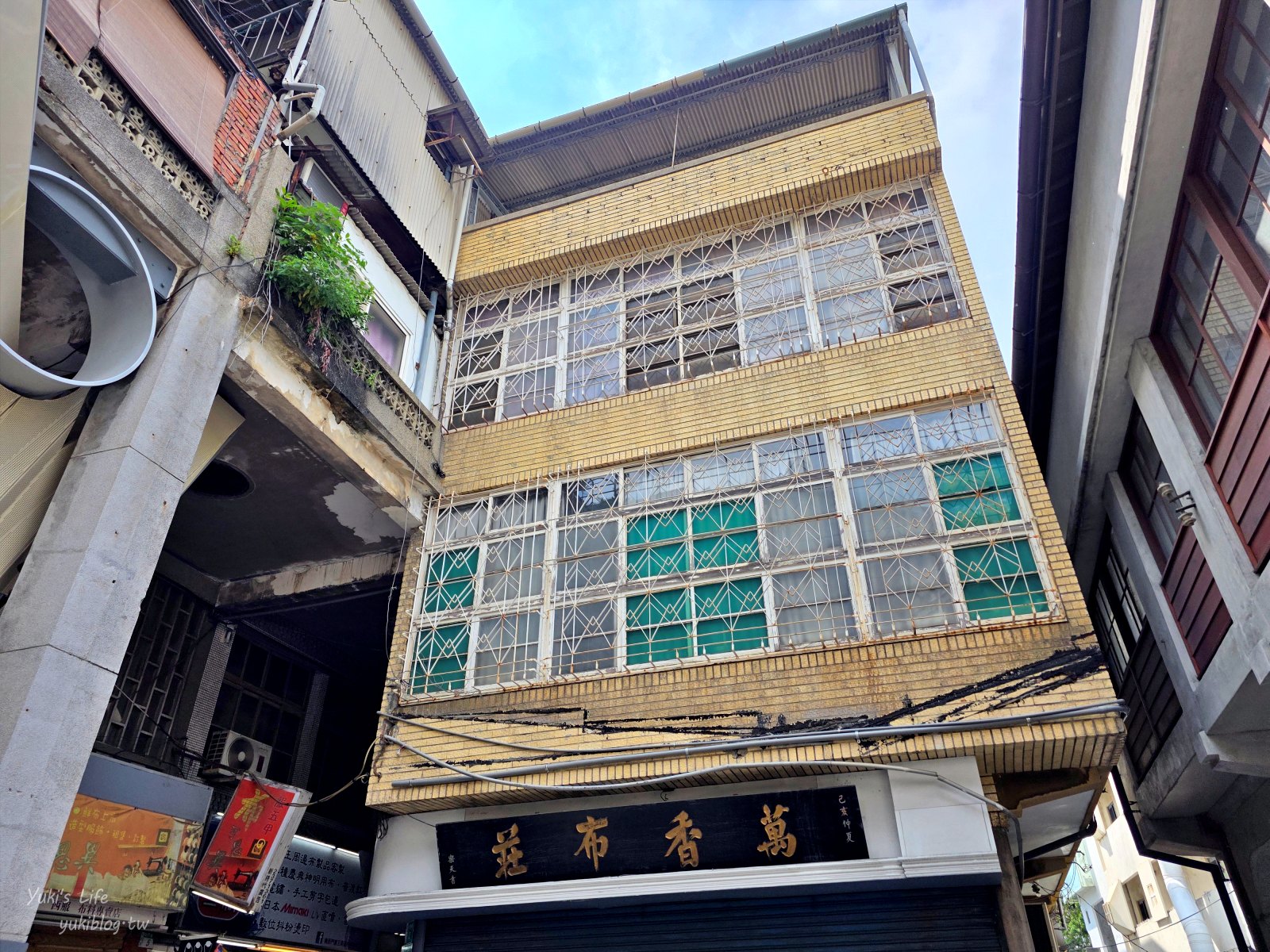 20251020144801_0_f1db37 台南中西區【西市場】華麗變身!免門票新景點,市集文創小吃都有,週末就衝!