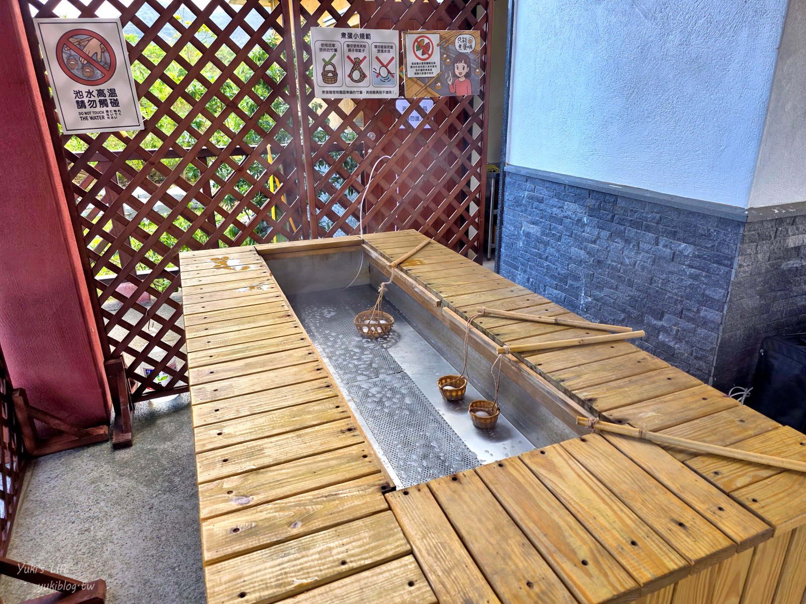 20251112141339_0_d90bcc 新北萬里「大鵬足湯公園」免費溫泉泡腳，還可以來煮溫泉蛋，自行車步道療癒之旅