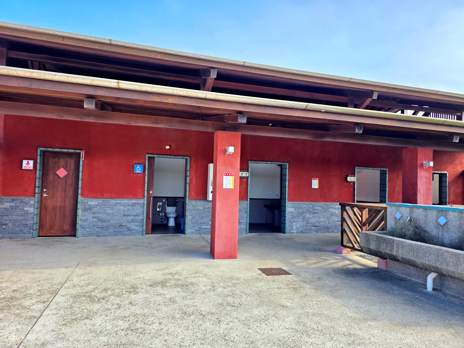 20251112141344_0_b98891 新北萬里「大鵬足湯公園」免費溫泉泡腳，還可以來煮溫泉蛋，自行車步道療癒之旅