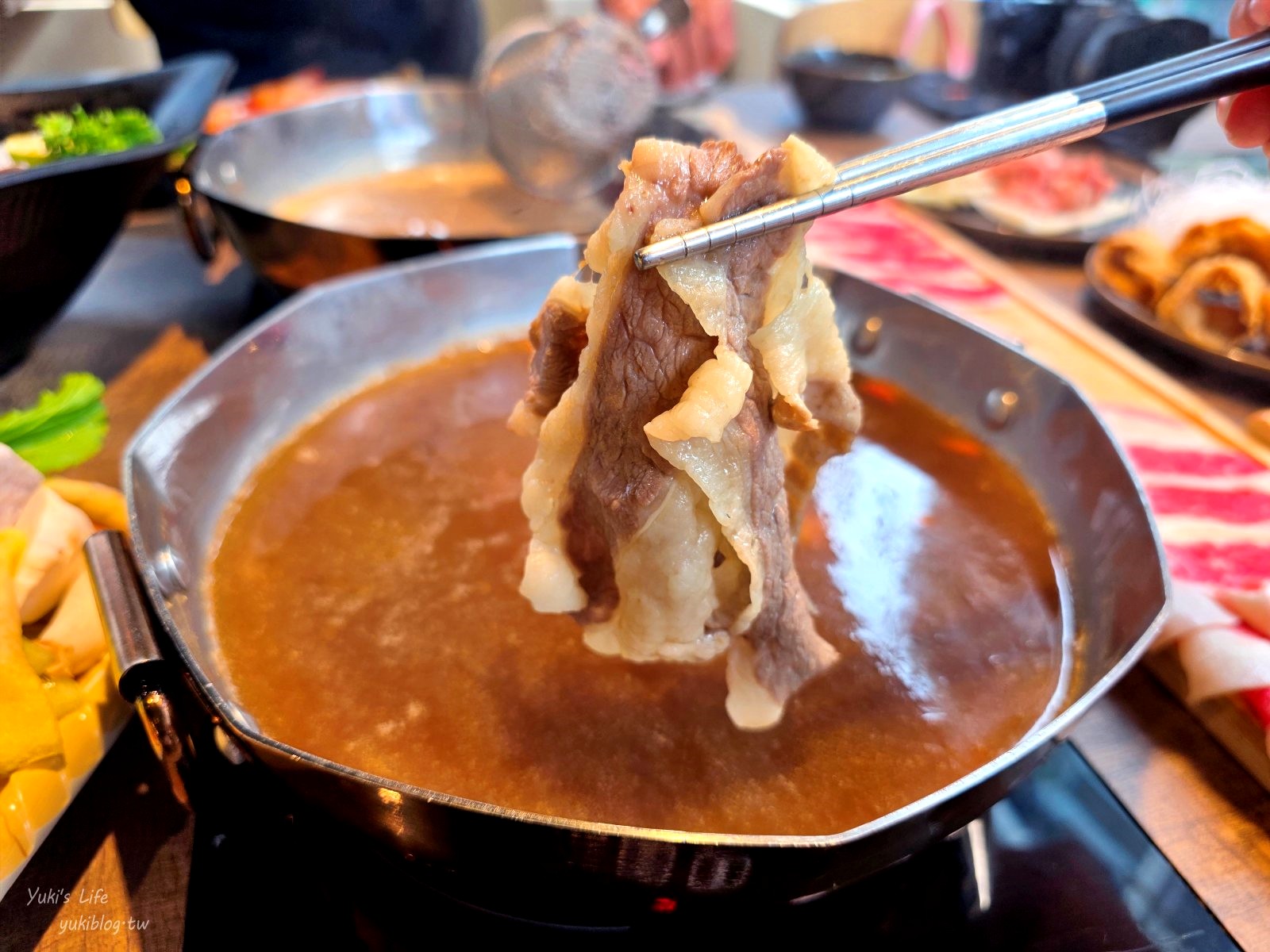 20251209093549_0_bcd1a5 新莊必吃火鍋【荿蒔 敘鍋物】小農時蔬×繽紛蔬果彩虹麵吃到飽！親子友善送兒童餐(新莊佳瑪店)