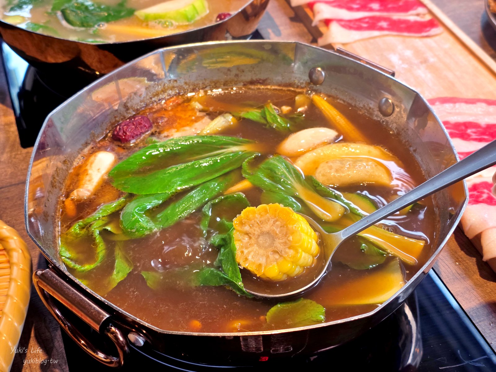 20251209095653_0_37a6c7 新莊必吃火鍋【荿蒔 敘鍋物】小農時蔬×繽紛蔬果彩虹麵吃到飽！親子友善送兒童餐(新莊佳瑪店)
