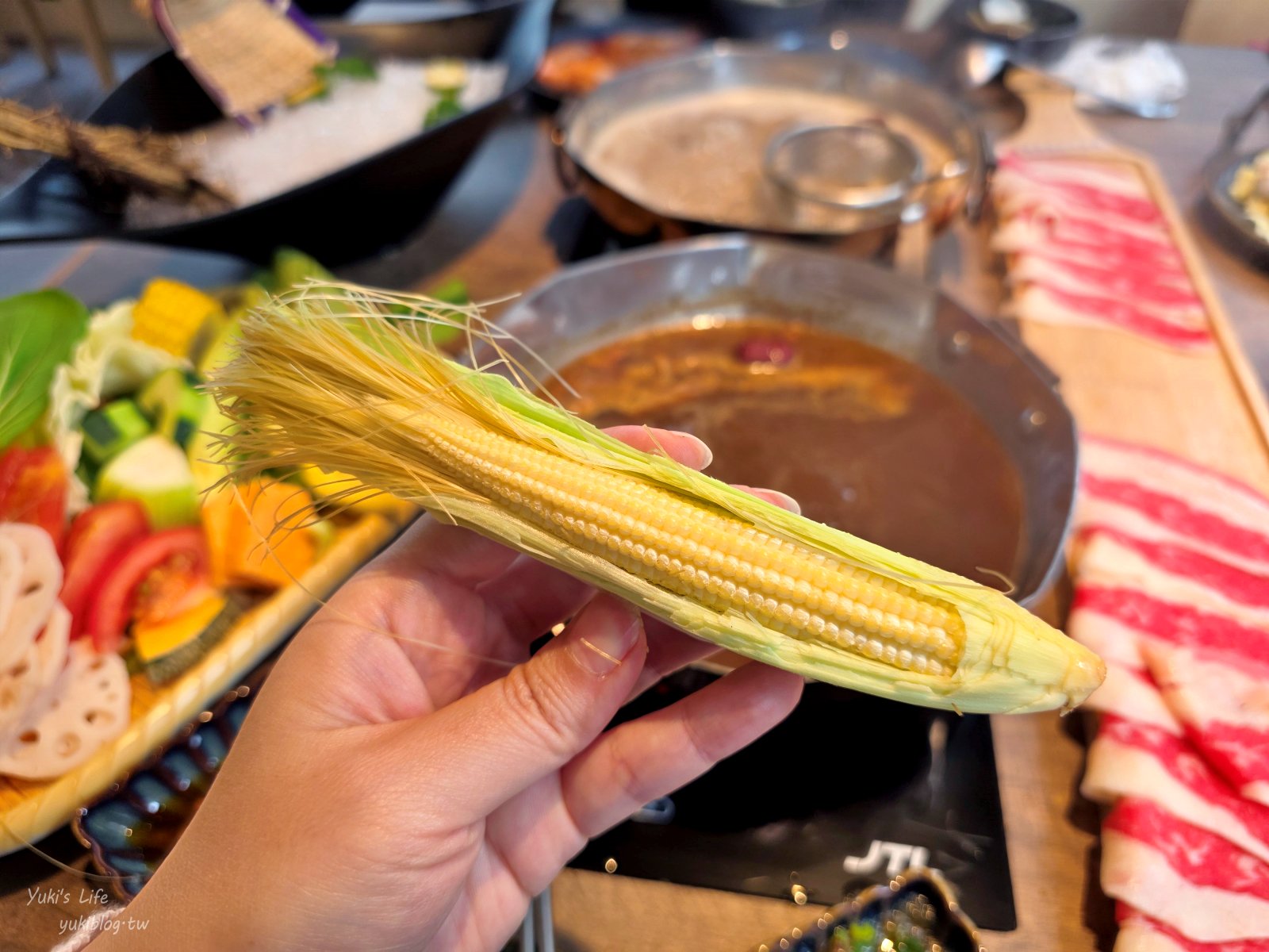 20251209095653_0_b6d759 新莊必吃火鍋【荿蒔 敘鍋物】小農時蔬×繽紛蔬果彩虹麵吃到飽！親子友善送兒童餐(新莊佳瑪店)