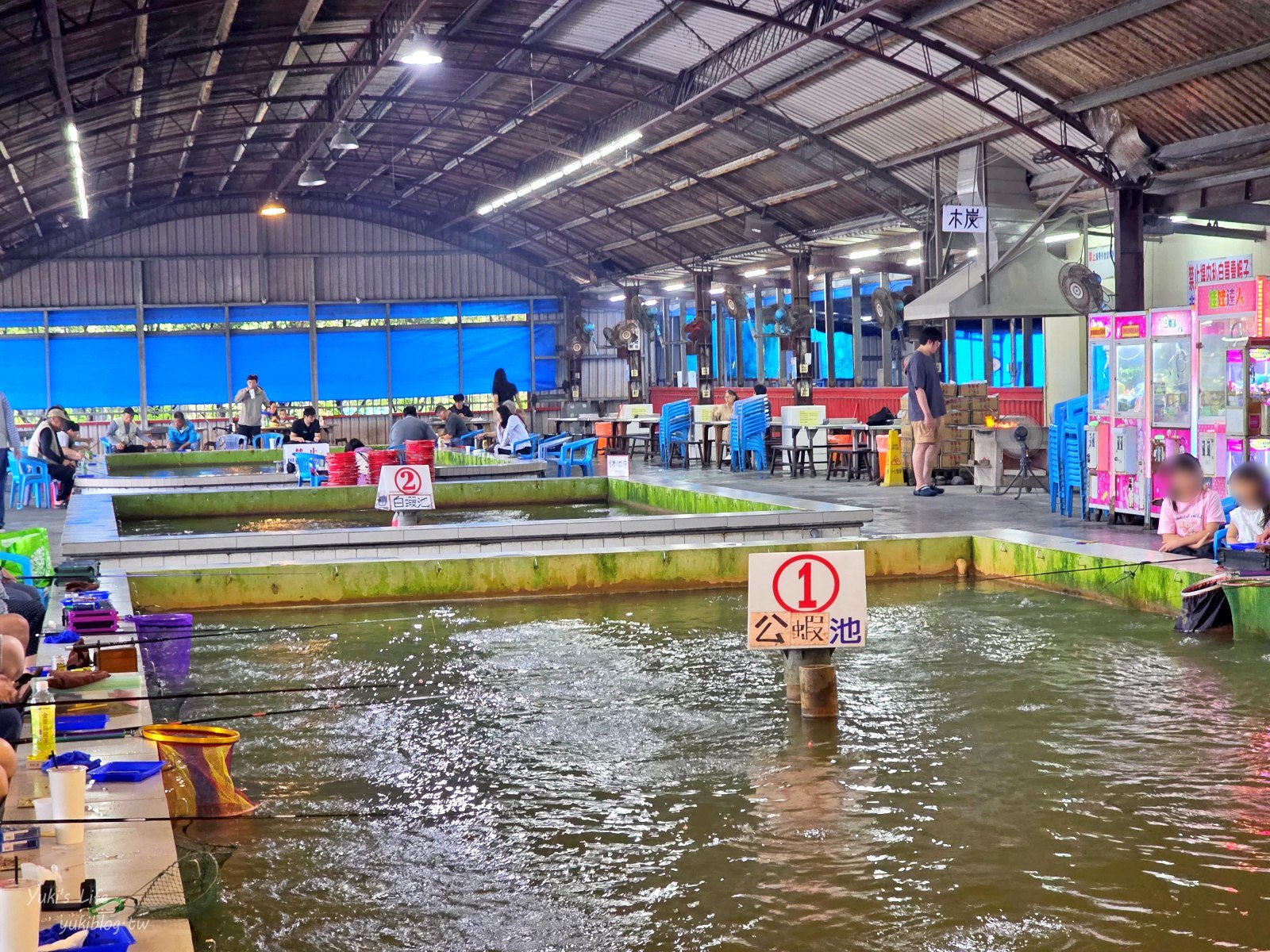 20260109220415_0_9b1e74 【宜蘭五結】來來釣蝦場：烤肉釣蝦熱炒都有！親子同遊體驗趣味的雨天備案！