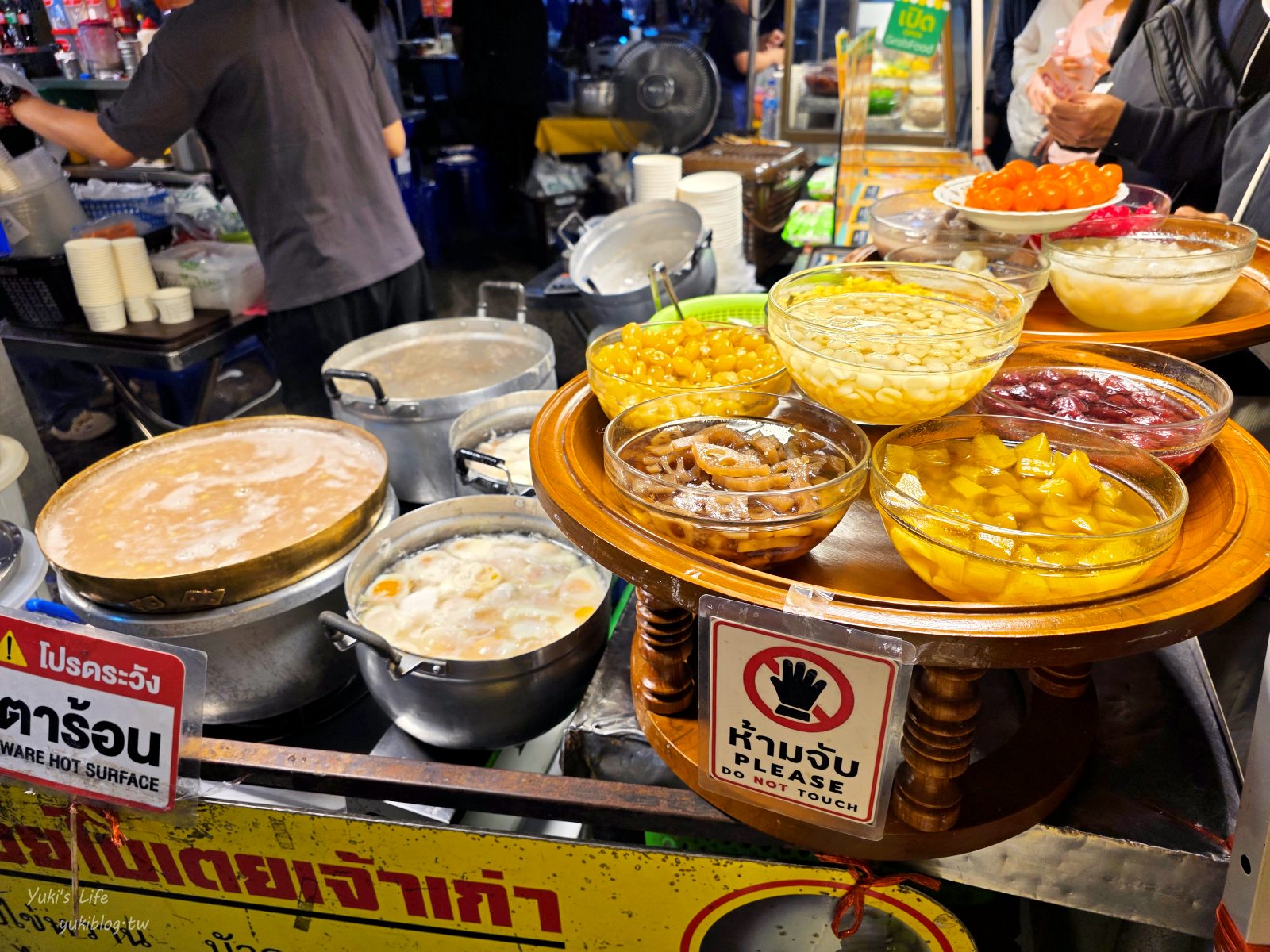 20260126174022_0_af953f 【清邁古城】北門夜市 Chang Phuak Market，每天都有開！美食控超愛鳳飛飛豬腳飯、泰式炒壽喜燒、銷魂香蕉煎餅