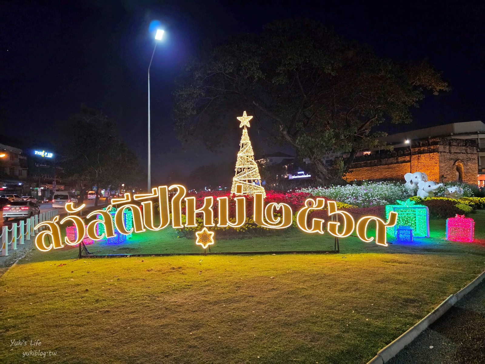 20260126174033_0_4b386e 【清邁古城】北門夜市 Chang Phuak Market，每天都有開！美食控超愛鳳飛飛豬腳飯、泰式炒壽喜燒、銷魂香蕉煎餅