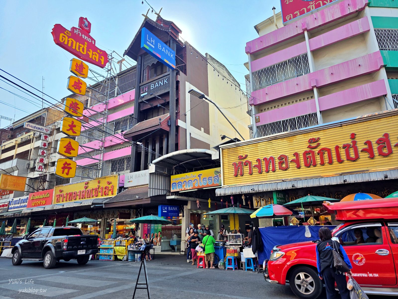 20260126183942_0_85ac61 【清邁百年市場】瓦洛洛市場：銅板價美食、超值伴手禮，挖寶天堂！