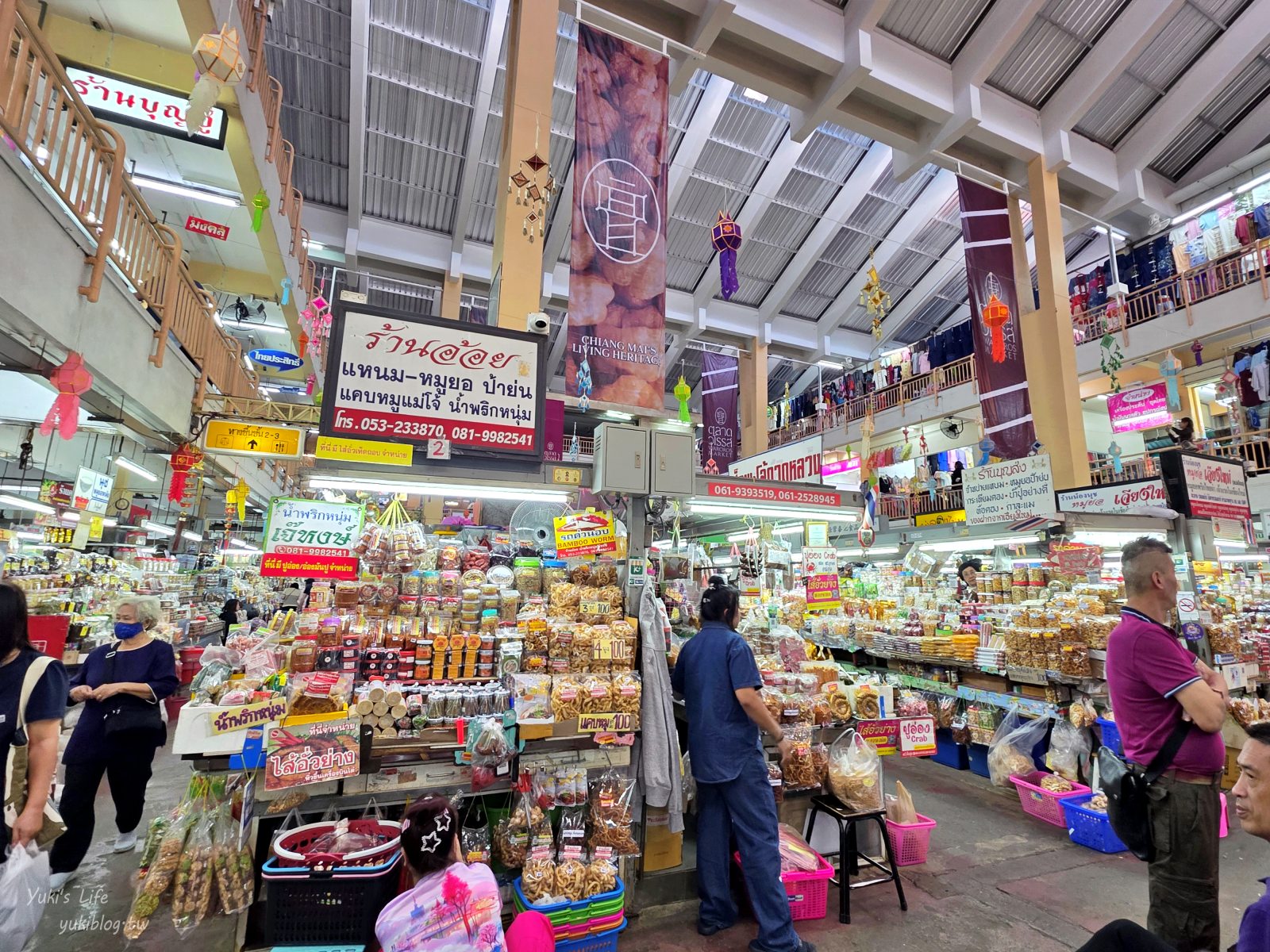 20260126184131_0_34e7fd 【清邁百年市場】瓦洛洛市場：銅板價美食、超值伴手禮，挖寶天堂！