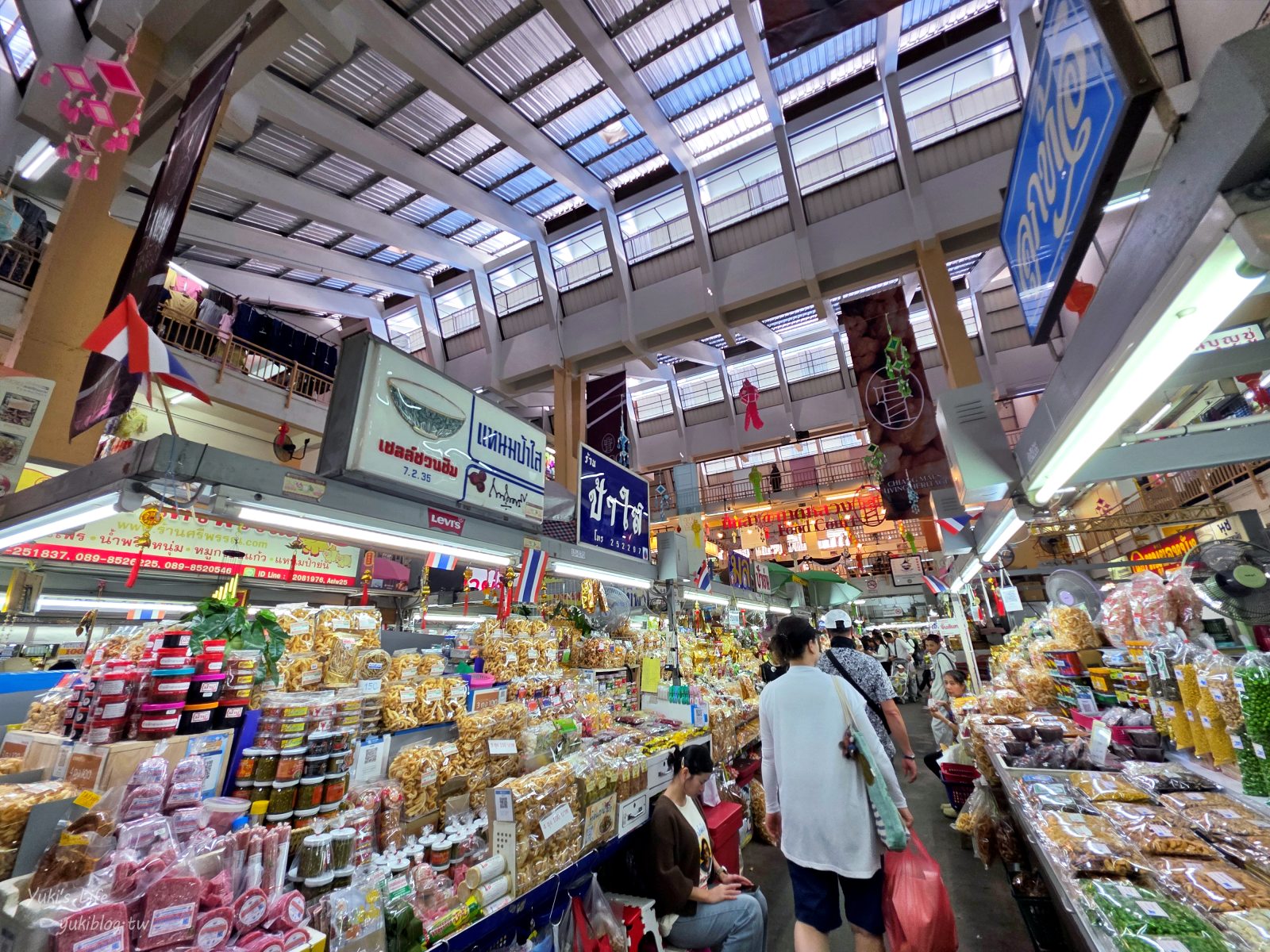 20260126184522_0_b00297 【清邁百年市場】瓦洛洛市場：銅板價美食、超值伴手禮，挖寶天堂！