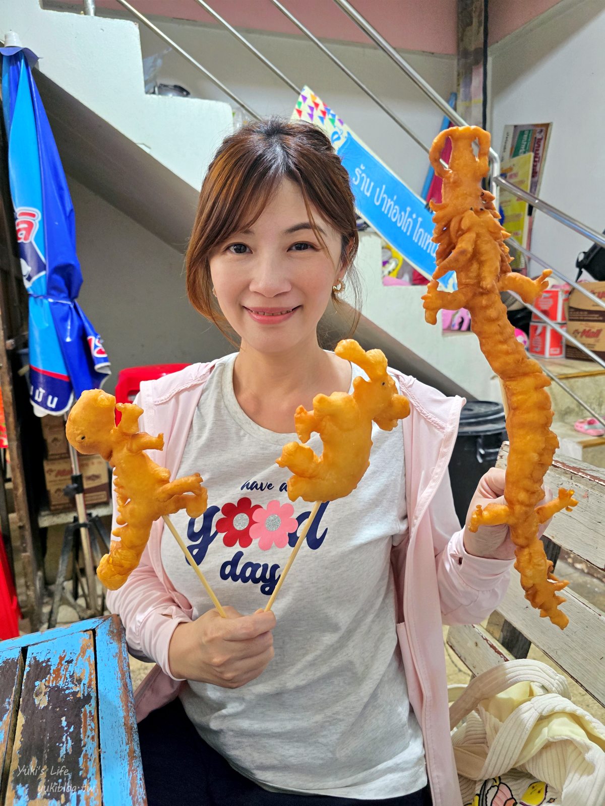 20260126184859_0_17a3b2 【清邁百年市場】瓦洛洛市場：銅板價美食、超值伴手禮，挖寶天堂！