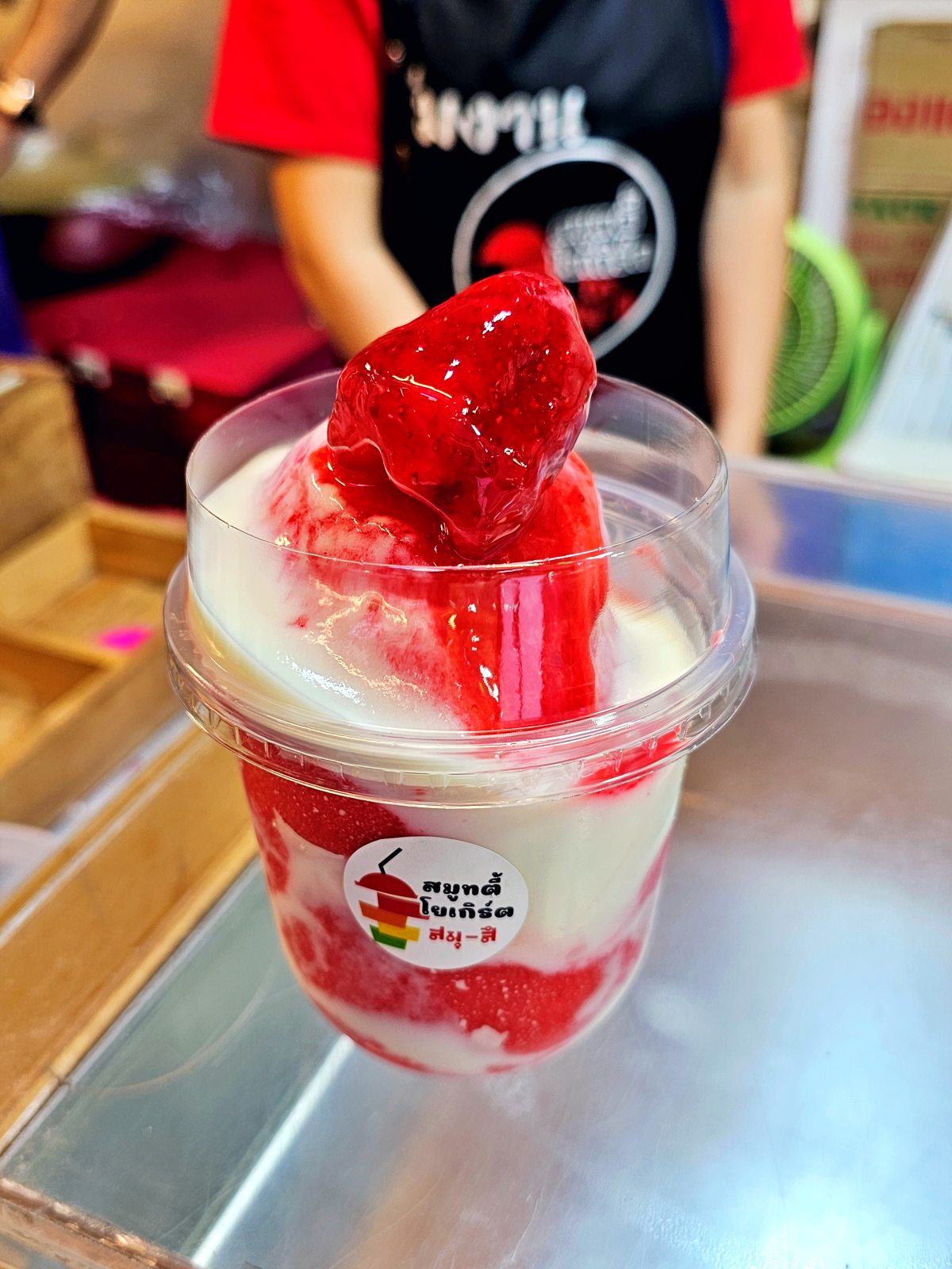 20260126190133_0_98ebff 【清邁百年市場】瓦洛洛市場：銅板價美食、超值伴手禮，挖寶天堂！