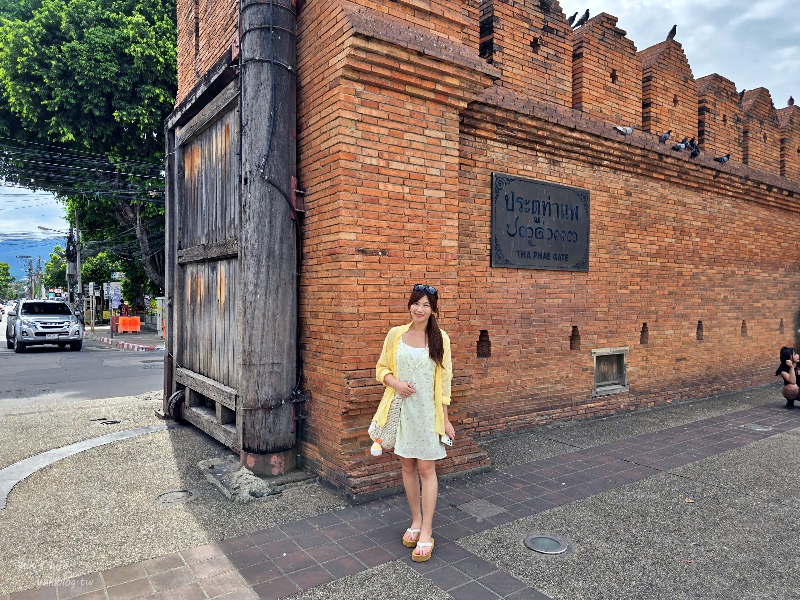 20260127171842_0_d95cbc 【泰國清邁古城】塔佩門,免門票必訪景點!跟鴿子互動、古城門拍美照,順遊瓦洛洛市場