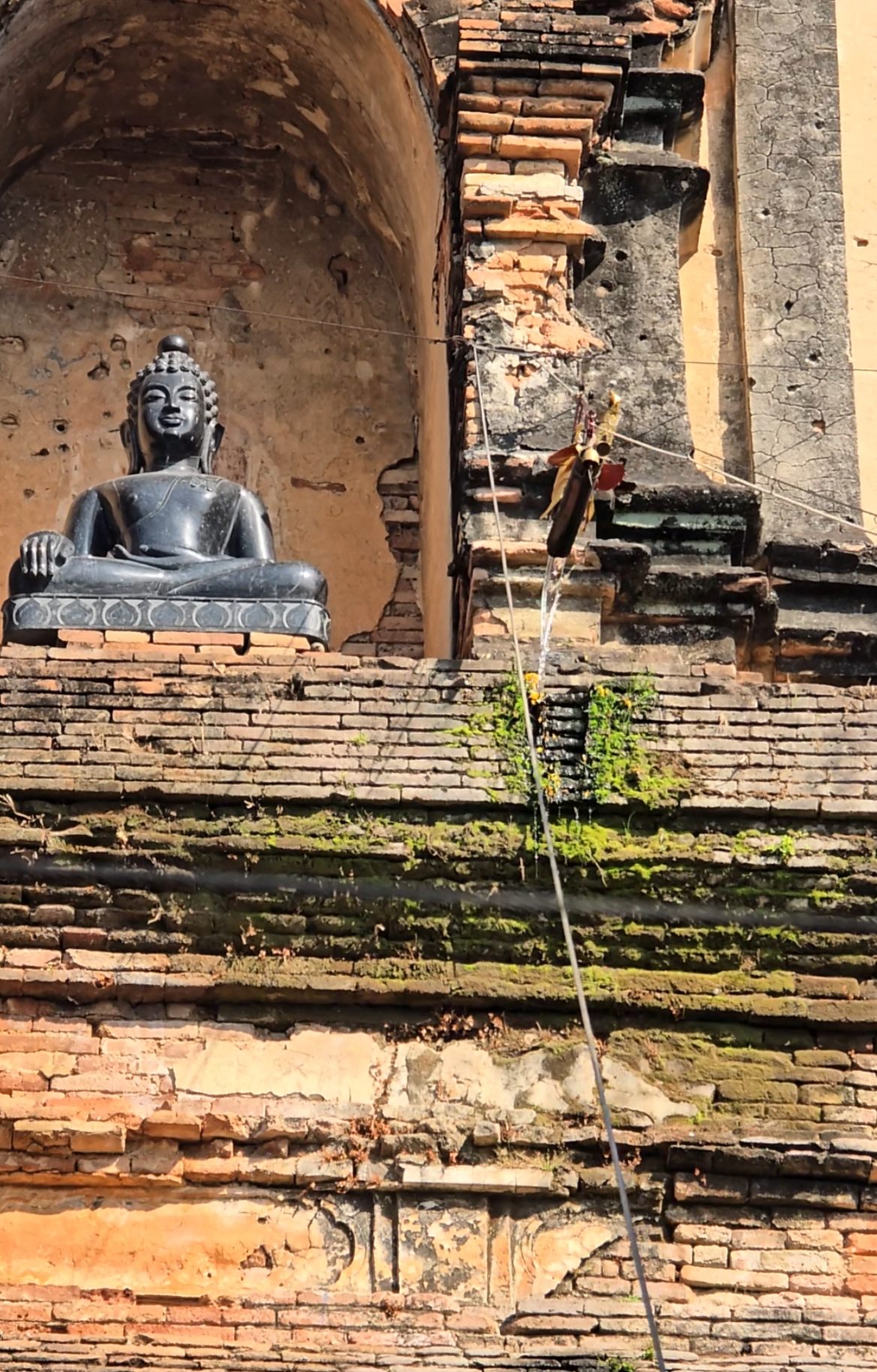 20260127175121_0_299483 【清邁古城】羅摩利寺：佛塔灑水祈福、寫旗許願超特別！免門票古寺美到不行，文化體驗必訪！