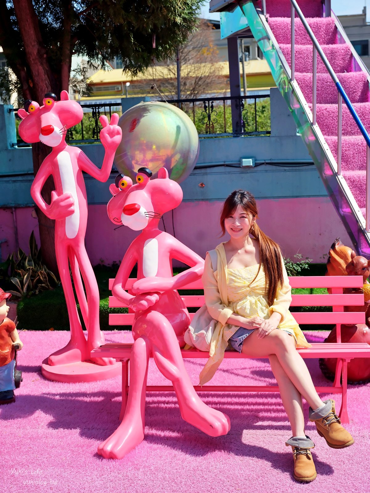 20260302130021_0_f85cbd 【台中后里】約客厚禮築夢手創館：驚艷再訪！全新粉紅草皮頑皮豹、女神階梯、翼手龍直升機溜滑梯，進入童話國度！