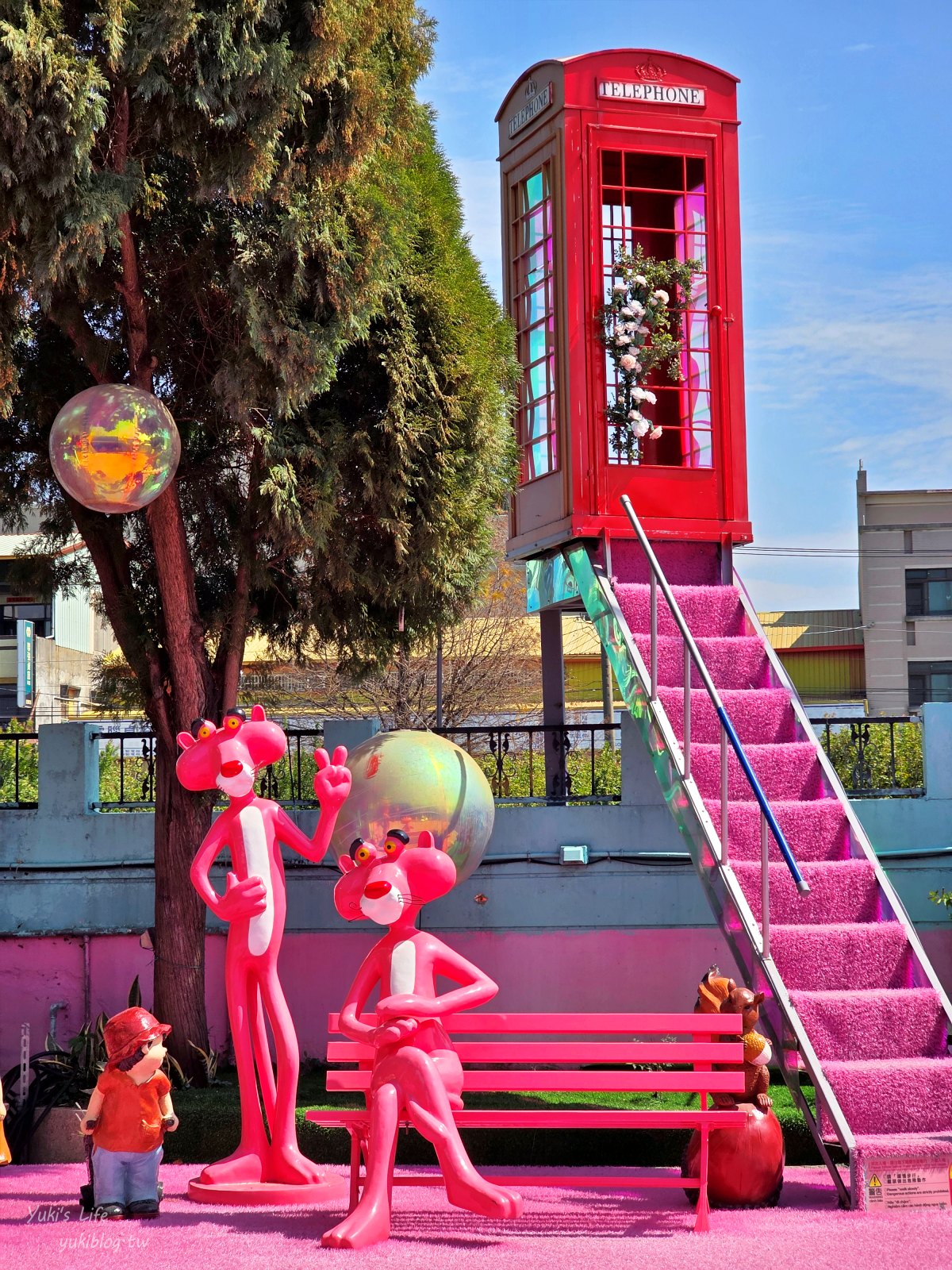 20260302130102_0_097c0d 【台中后里】約客厚禮築夢手創館：驚艷再訪！全新粉紅草皮頑皮豹、女神階梯、翼手龍直升機溜滑梯，進入童話國度！