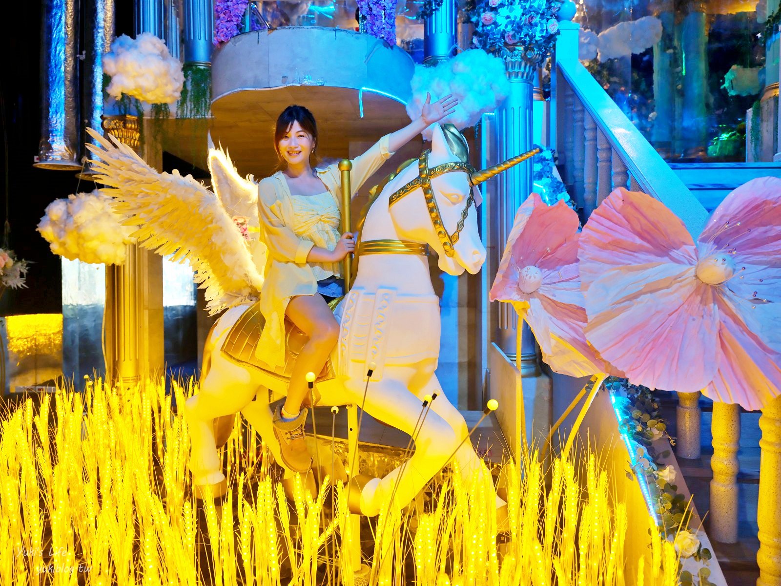 20260302131101_0_9fb885 【台中后里】約客厚禮築夢手創館：驚艷再訪！全新粉紅草皮頑皮豹、女神階梯、翼手龍直升機溜滑梯，進入童話國度！