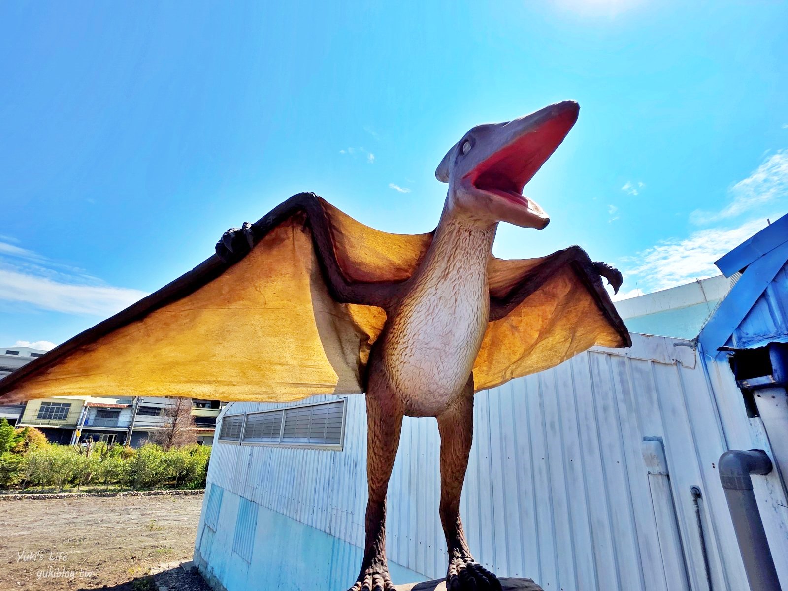 20260302131128_0_1a7bfc 【台中后里】約客厚禮築夢手創館：驚艷再訪！全新粉紅草皮頑皮豹、女神階梯、翼手龍直升機溜滑梯，進入童話國度！