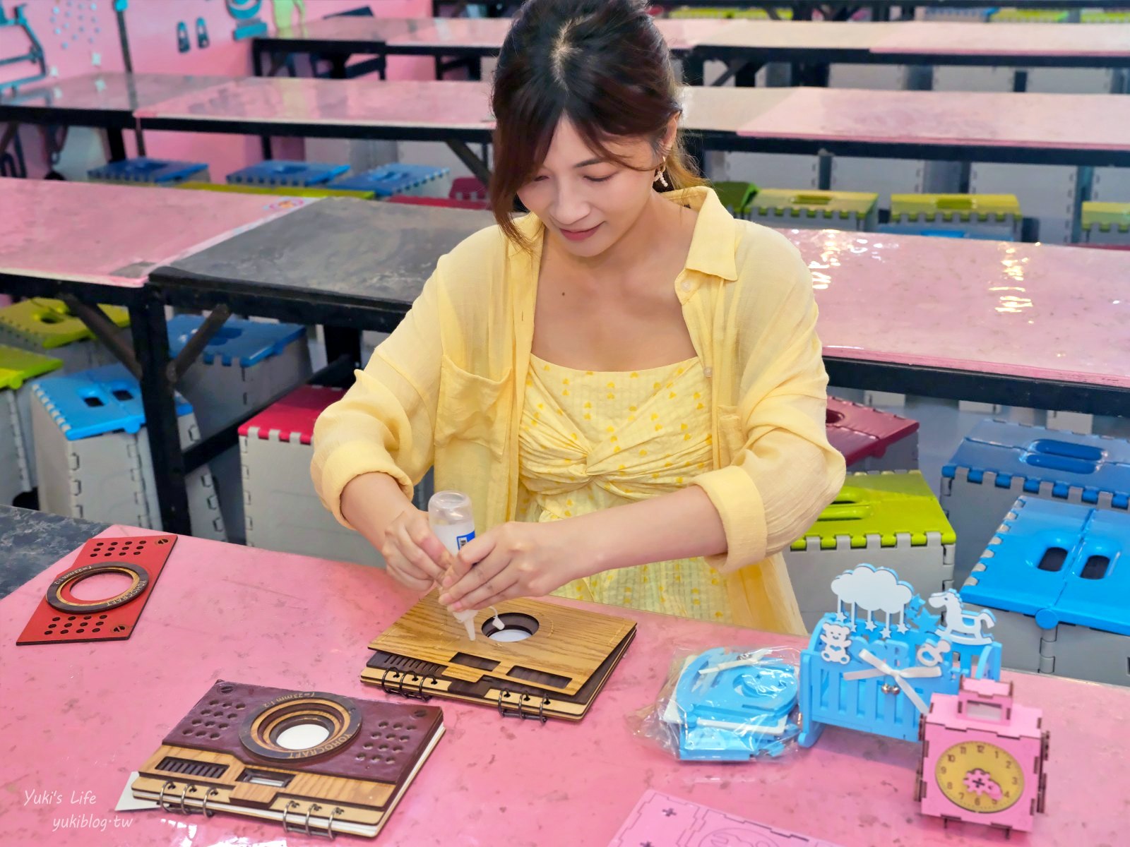 20260302131425_0_4cb863 【台中后里】約客厚禮築夢手創館：驚艷再訪！全新粉紅草皮頑皮豹、女神階梯、翼手龍直升機溜滑梯，進入童話國度！