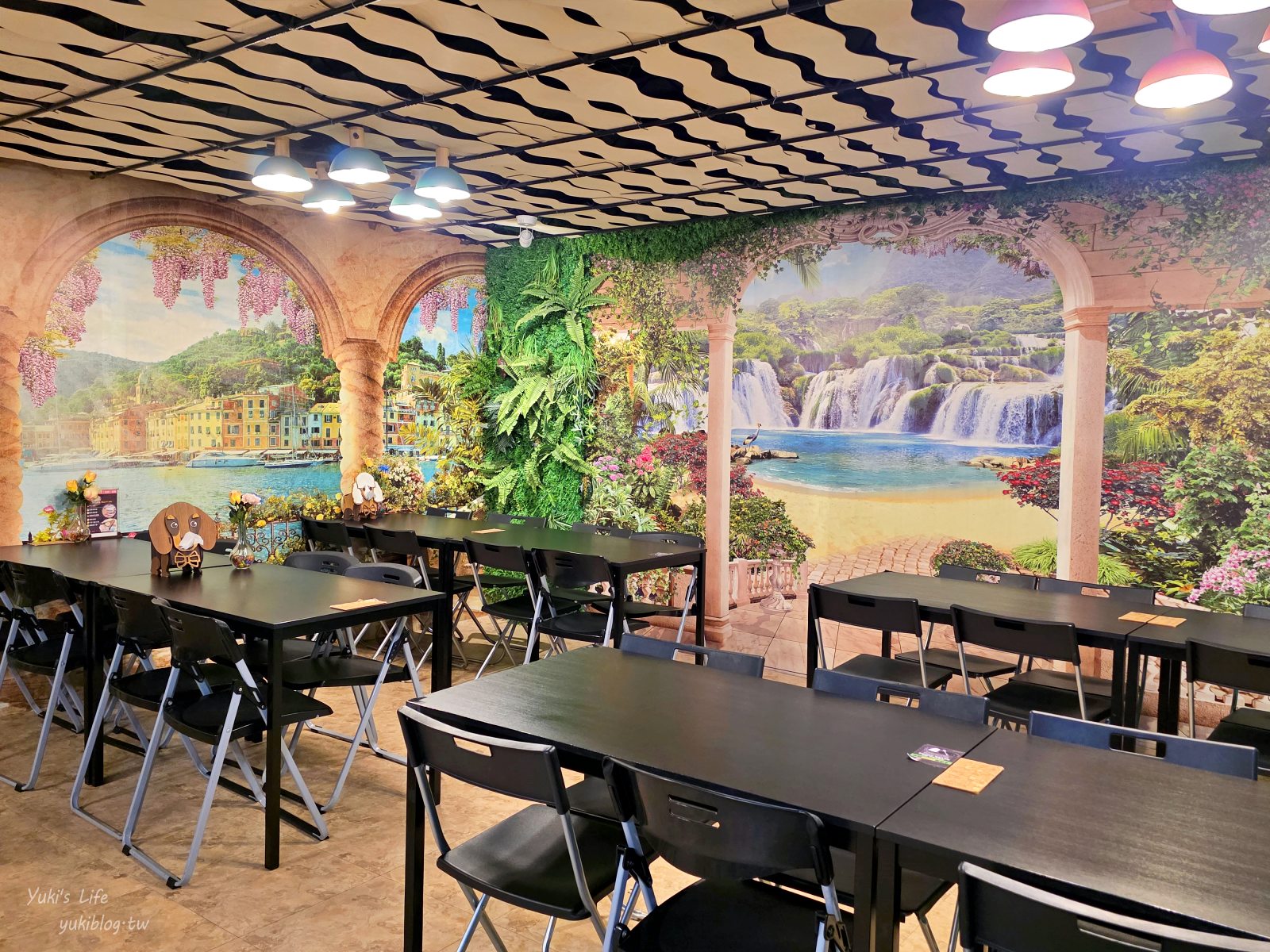 20260302132205_0_8ec90a 【台中后里】約客厚禮築夢手創館：驚艷再訪！全新粉紅草皮頑皮豹、女神階梯、翼手龍直升機溜滑梯，進入童話國度！