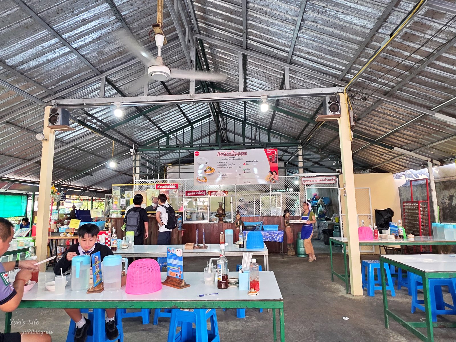 20260313142847_0_8e03c7 【清邁必吃美食】3元船麵「Kuaytiaw 3 Baht」CP值爆表！挑戰堆疊高塔的冒險，打卡必訪！