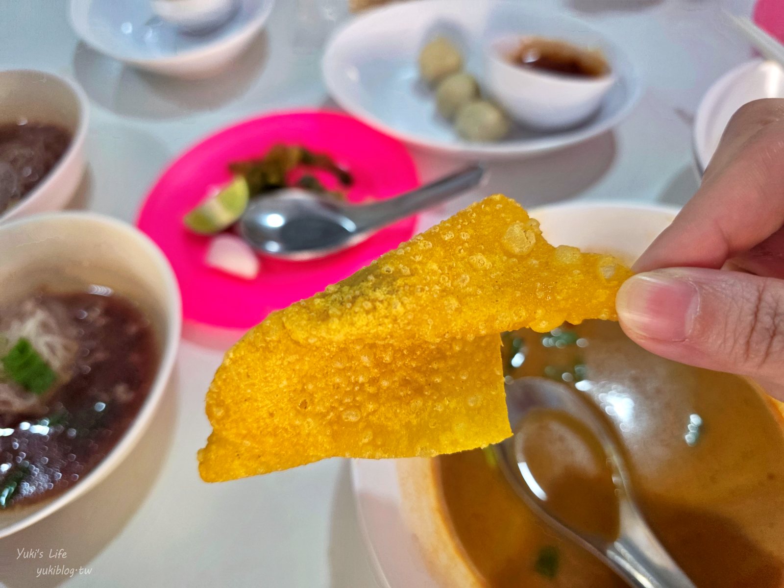 20260313143138_0_aeed2a 【清邁必吃美食】3元船麵「Kuaytiaw 3 Baht」CP值爆表！挑戰堆疊高塔的冒險，打卡必訪！