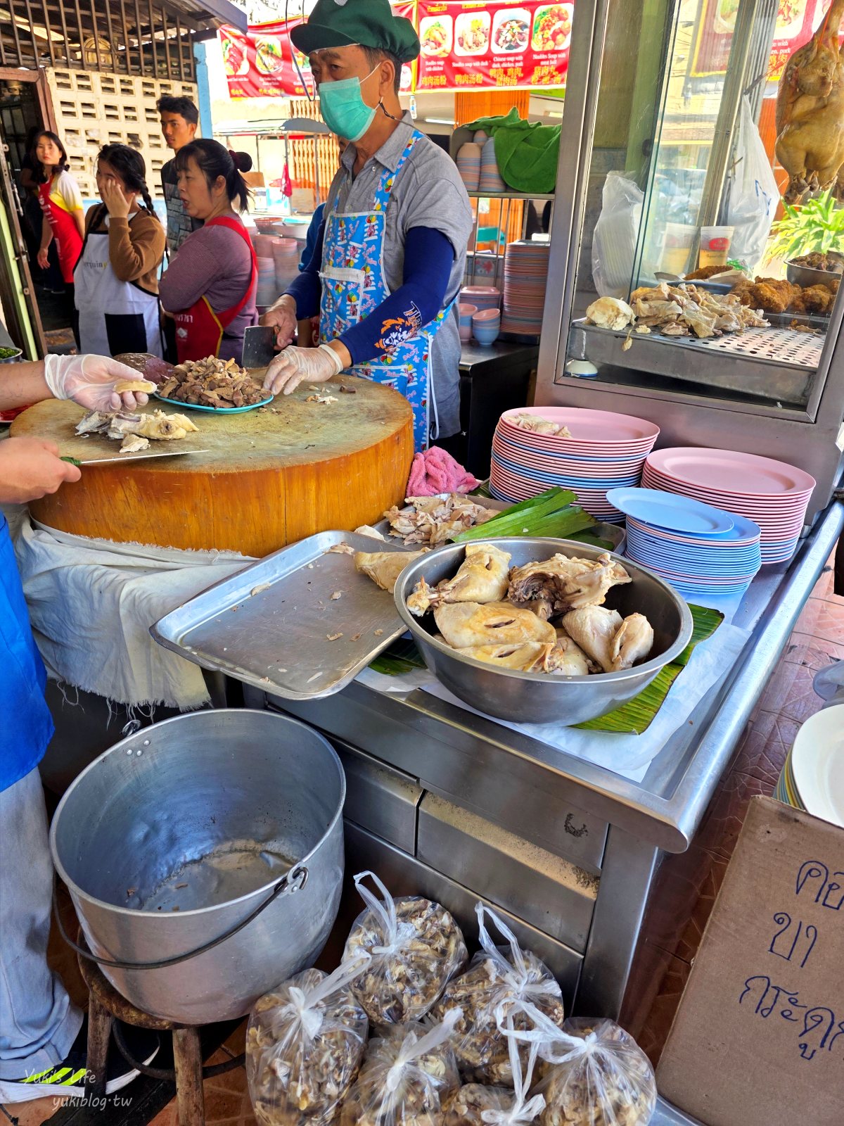 20260313151013_0_0cfe19 清邁古城區美食｜發清海南雞飯(Kiat Ocha)：在地人也愛！懷舊氛圍品嚐道地泰式小吃