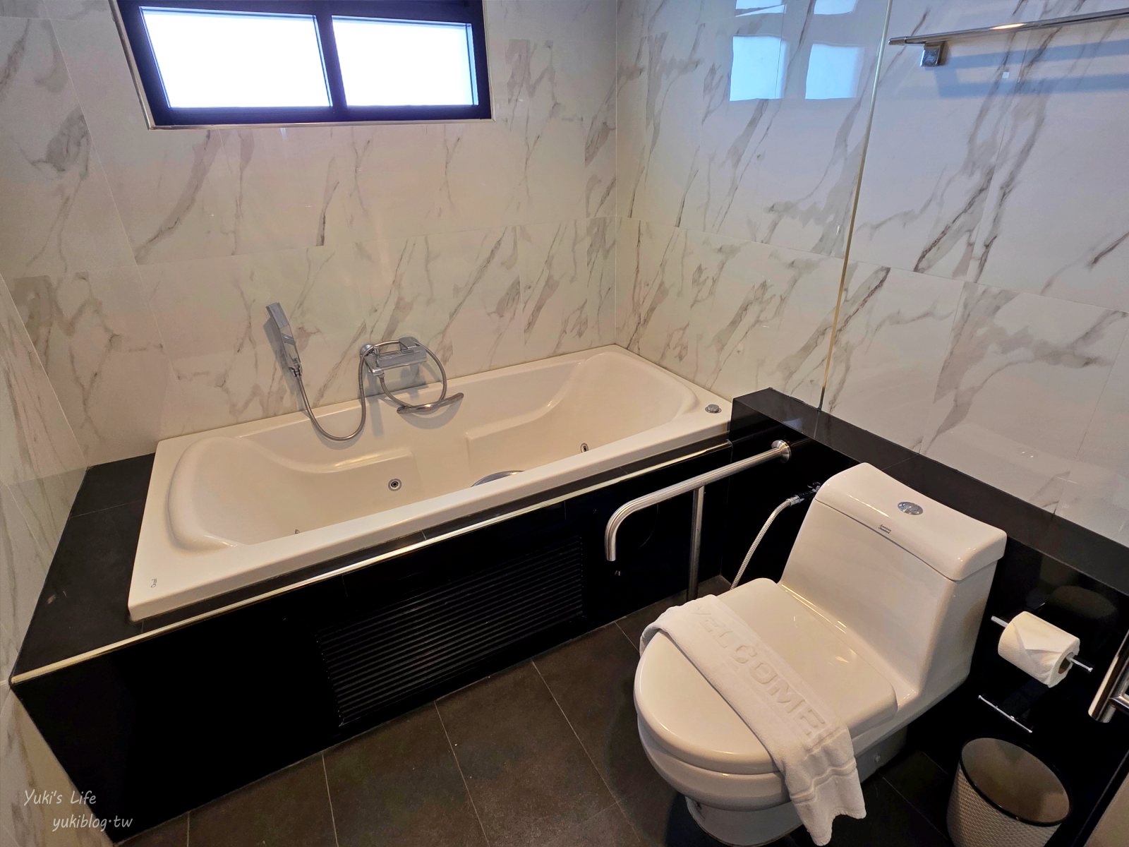 20260313151303_0_ea7623 清邁老城區平價飯店：De Sripoom Hotel，近夜市不到2千元含早餐！游泳池健身房都有超chill