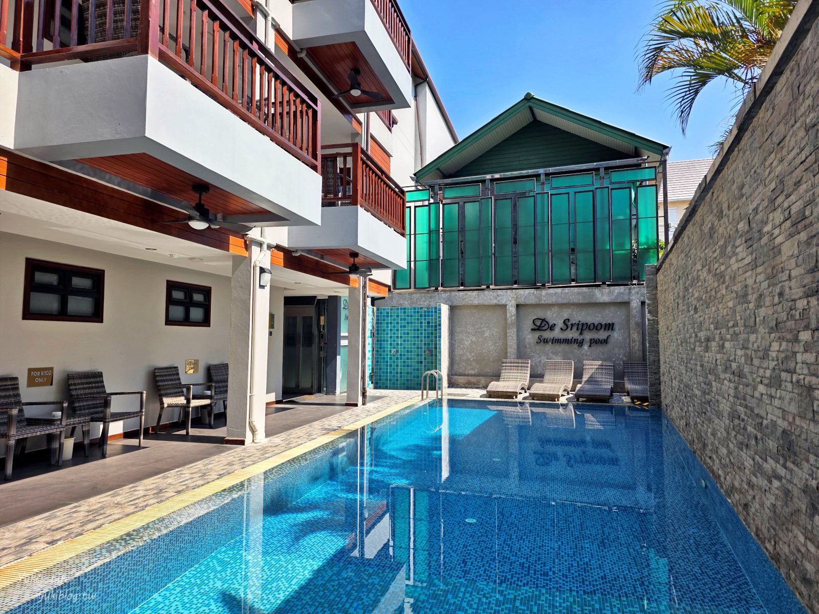 20260313151316_0_8c441b 清邁老城區平價飯店：De Sripoom Hotel，近夜市不到2千元含早餐！游泳池健身房都有超chill
