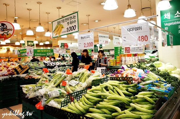 韓國首爾自由行【樂天超市LOTTE Mart】推薦韓國必買戰利品(零食、餅乾、 美妝保養品、紀念品、伴手禮、玉米鬚茶) - yuki.tw