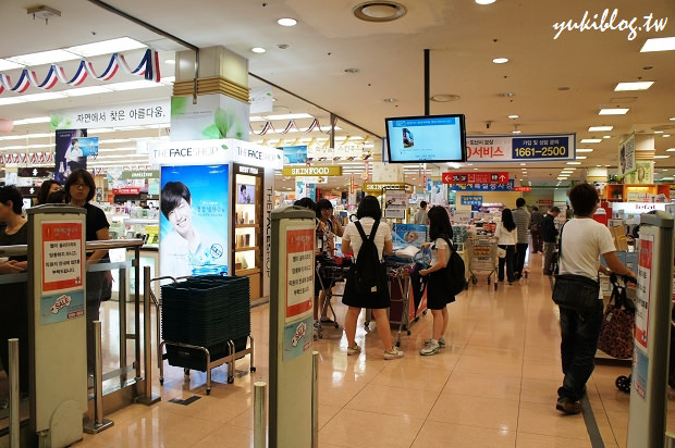 韓國首爾自由行【樂天超市LOTTE Mart】推薦韓國必買戰利品(零食、餅乾、 美妝保養品、紀念品、伴手禮、玉米鬚茶) - yuki.tw