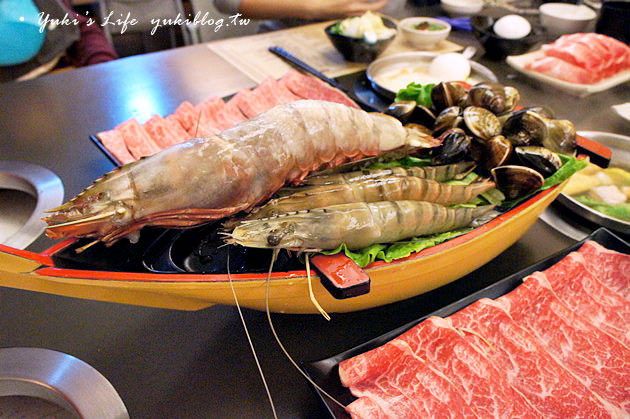 [台北食記]＊金鍋盃小火鍋 ~ 比臉還大的巨蝦真的好酷‧牛奶起士鍋煮海鮮最讚! - yuki.tw