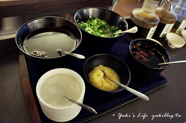 [台北食記]＊金鍋盃小火鍋 ~ 比臉還大的巨蝦真的好酷‧牛奶起士鍋煮海鮮最讚! - yuki.tw