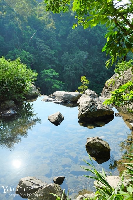 宜蘭礁溪景點》猴洞坑瀑布，15分鐘輕鬆到達消暑親水秘境，小魚咬腳皮趣！ - yuki.tw