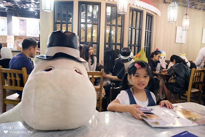 DSCF5546 曼谷親子自由行【嚕嚕米主題餐廳Moomin Cafe】玩偶輪流坐檯的可愛餐廳(暹羅站Siam Center百貨)