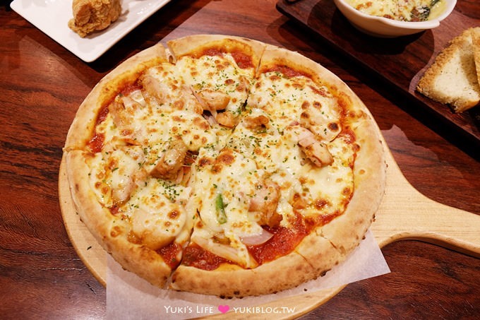 板橋府中站美食【薄多義BITE 2 EAT】pizza、炸物、蛋糕都好好吃！＠誠品生活館 - yuki.tw