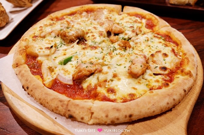 板橋府中站美食【薄多義BITE 2 EAT】pizza、炸物、蛋糕都好好吃！＠誠品生活館 - yuki.tw