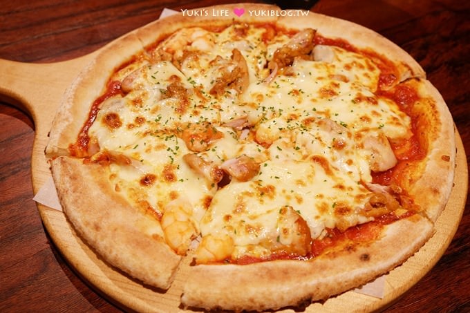 板橋府中站美食【薄多義BITE 2 EAT】pizza、炸物、蛋糕都好好吃！＠誠品生活館 - yuki.tw